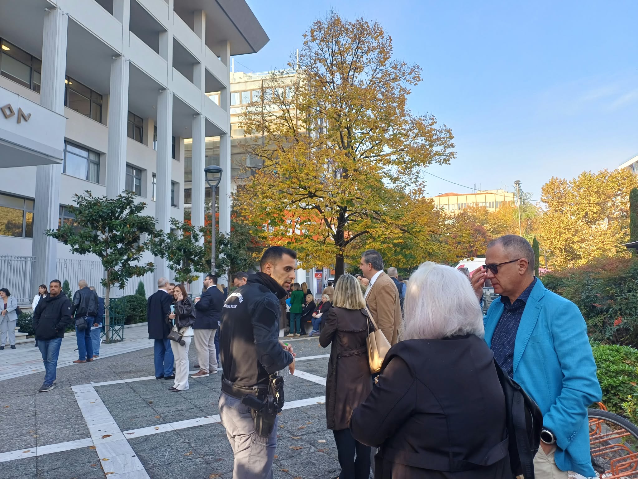 Συναγερμός στα Δικαστήρια Λάρισας για βόμβα – Φάρσα το τηλεφώνημα (ΦΩΤΟ)