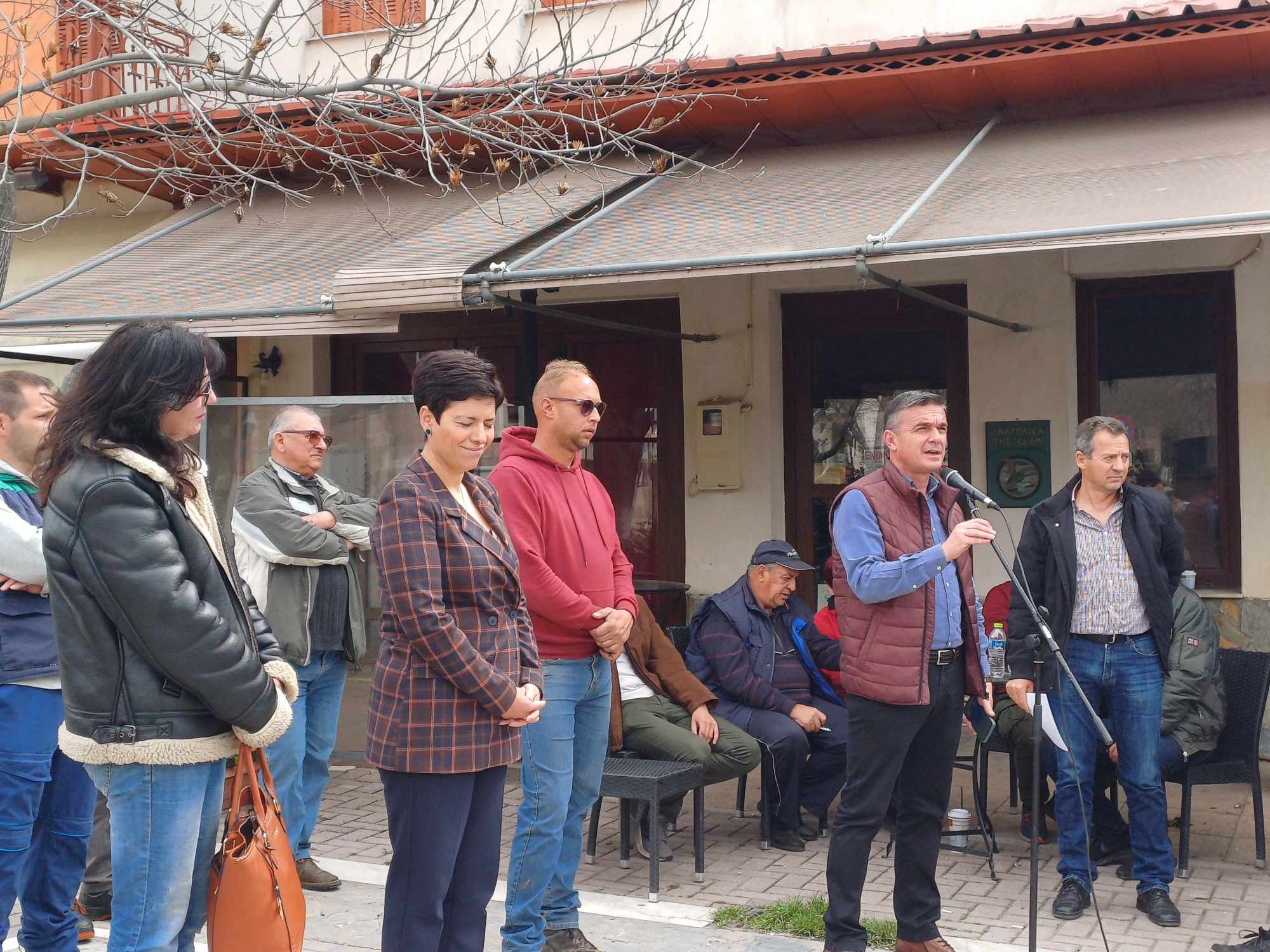 Συλλαλητήριο αγροτών στην Αγιά - Ζητούν να αντιμετωπιστούν όπως οι συνάδελφοί τους από Πήλιο και Μαγνησία