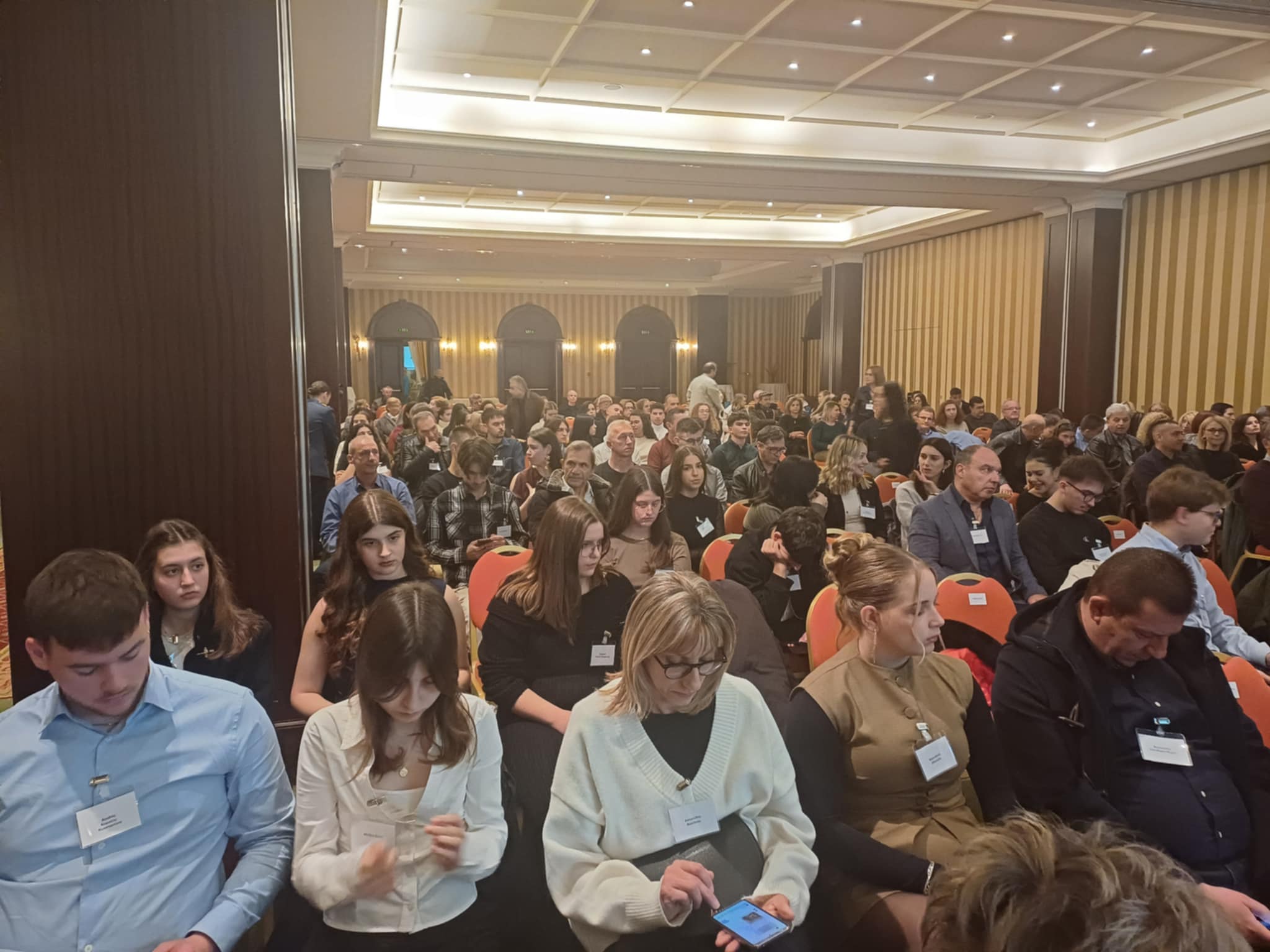 Τελετή βράβευσης αριστούχων μαθητών του προγράμματος «Μπροστά για την Παιδεία» από τη  Eurobank (ΦΩΤΟ)