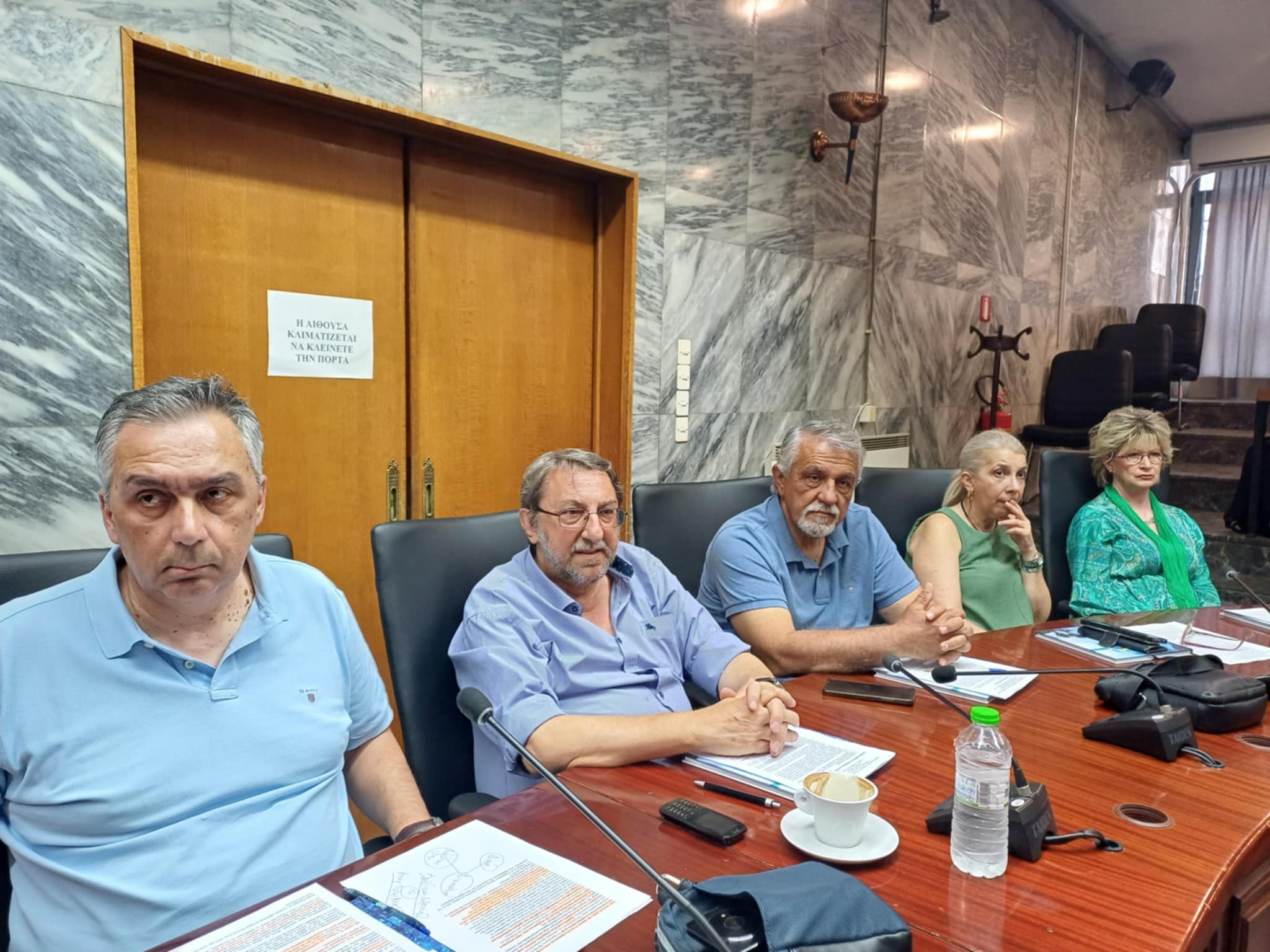 Ο Μαμακος διαψεύδει σενάρια για τραπεζοκαθίσματα και πάρκιγκ στο χώρο των κατεδαφίσεων  μροστά από αρχαίο θέατρο