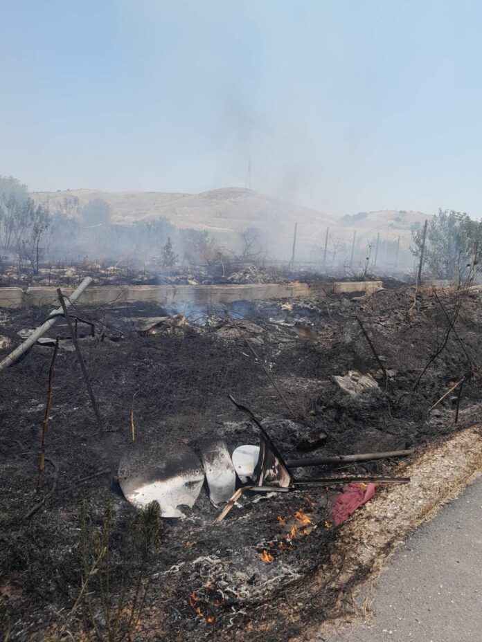 Φωτιά στην Συκεώνα, επενέβη η Πυροσβεστική και ο Δήμος Παλαμά