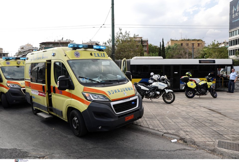 Σύγκρουση λεωφορείου με ΙΧ στη Συγγρού -6 τραυματίες, ανάμεσά τους ένα παιδί
