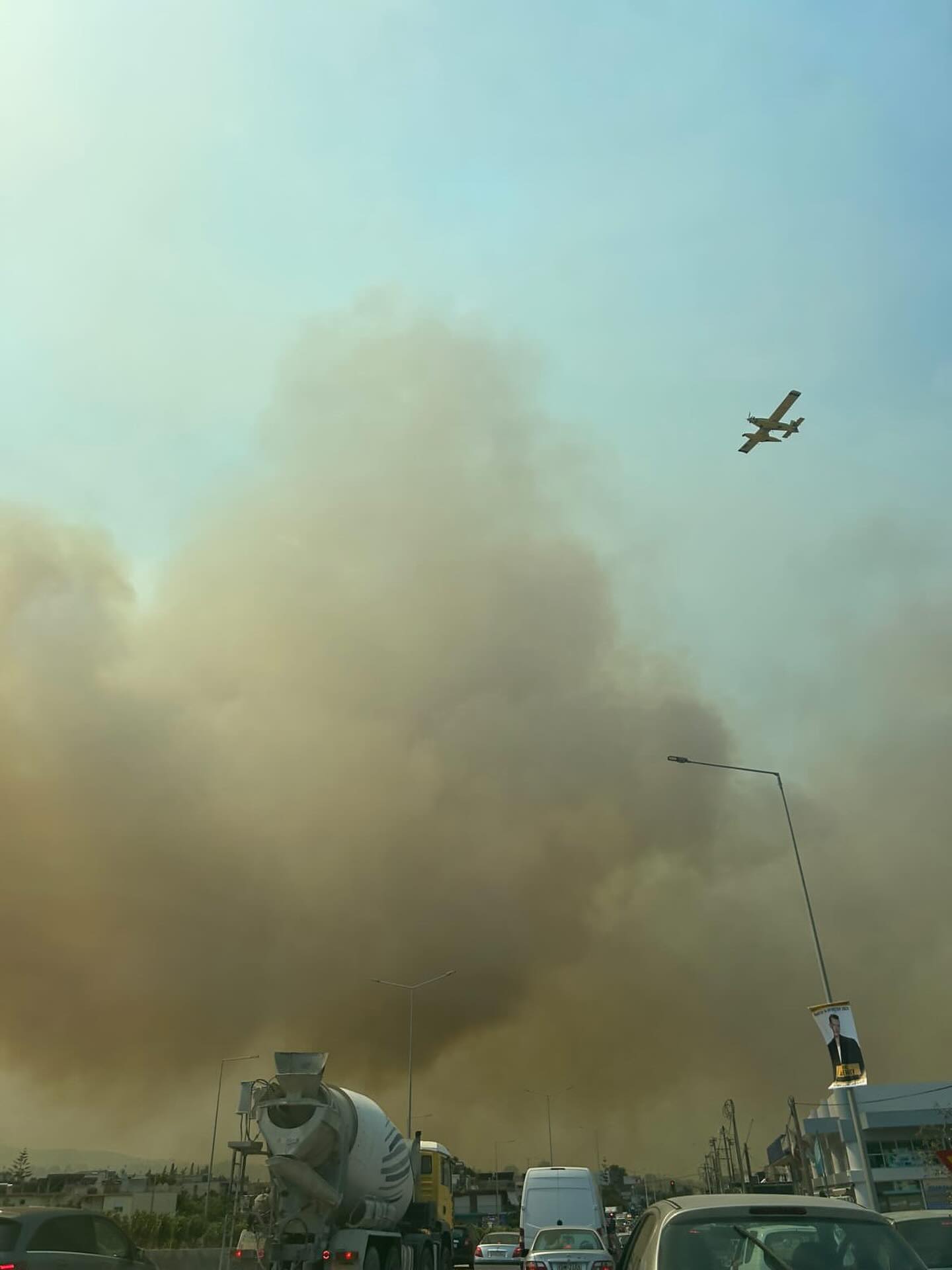 Μαίνεται η φωτιά στην Πάτρα, κοντά σε σπίτια οι φλόγες στην Αρόη -Μέτωπα και σε Πρέβεζα, Ζάκυνθο, Χίο, Κεφαλονιά