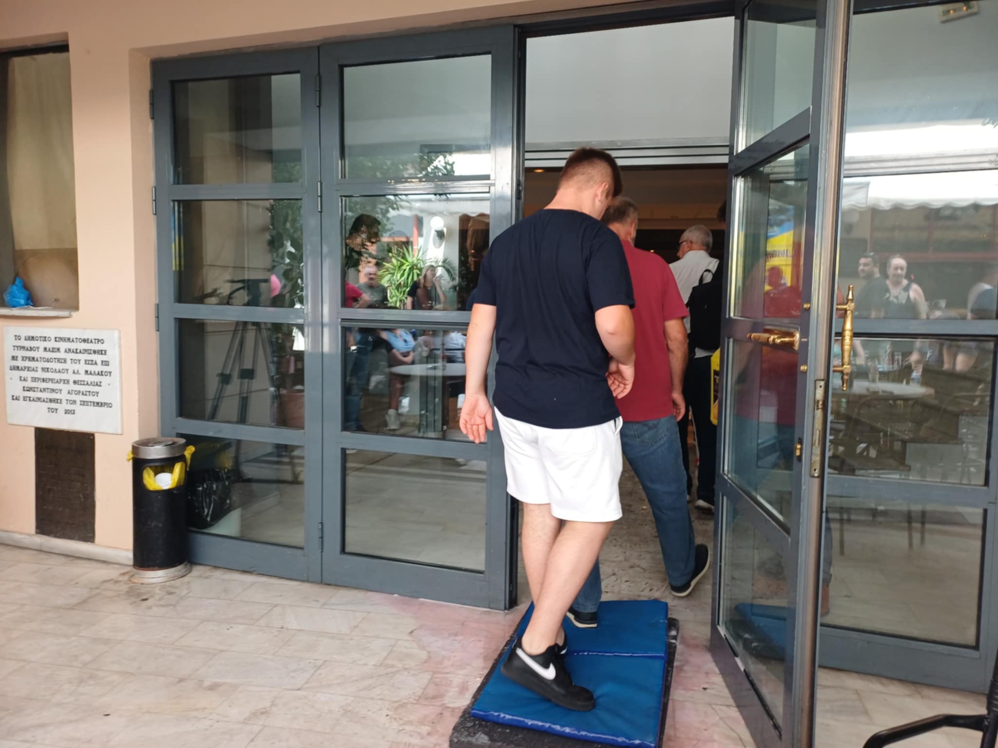 Αυστηρά με΄ρα βιοασφάλειας στη σύσκεψη των κτηνοτρόφων στον Τύρναβο υπό το φόβο της ευλογιάς (ΦΩΤΟ)