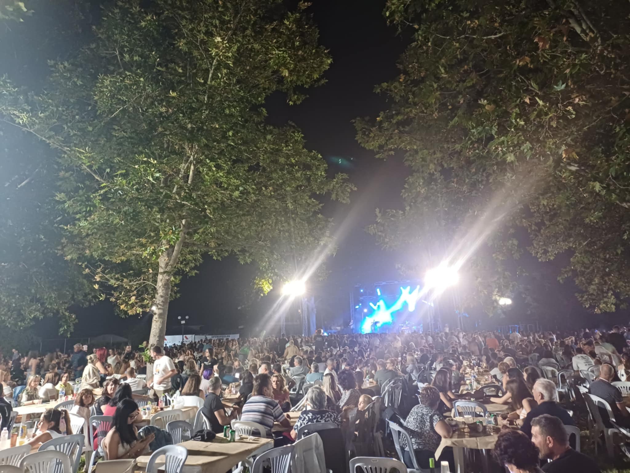 Με Μιχάλη Χατζηγιάννη και πλήθος κόσμου άνοιξε τις πύλες της η Γιορτή Κρασιού Αμπελώνα (ΦΩΤΟ-ΒΙΝΤΕΟ)