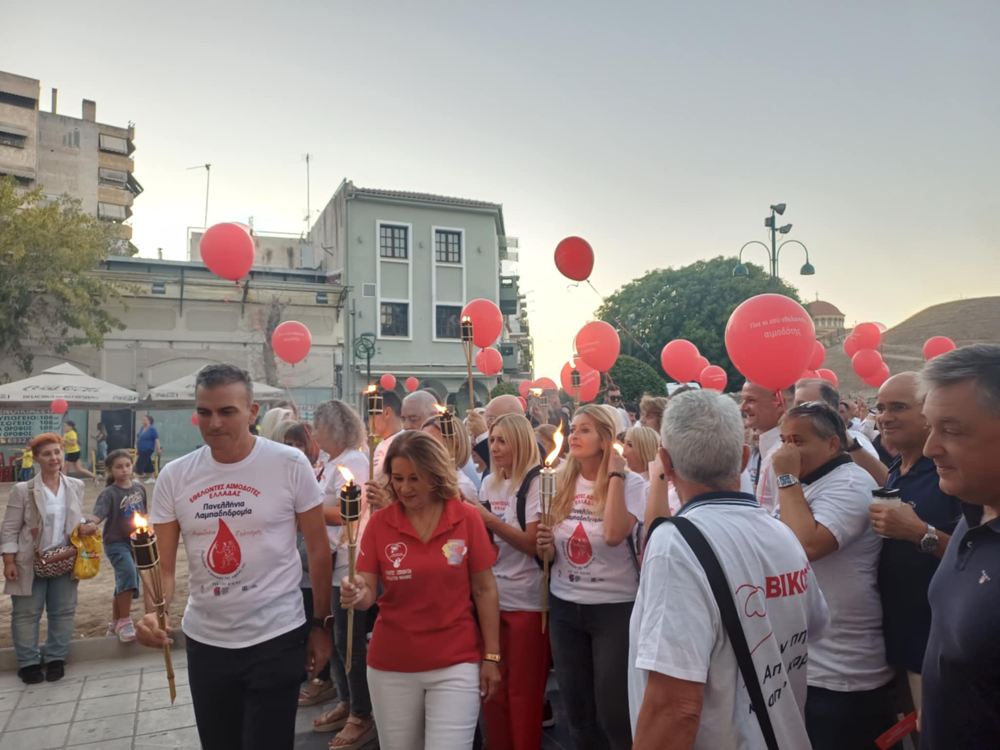Η φλόγα τηα αγάπης άναψε απόψε στη Λάρισα- Λαμπαδηδρομία Εθελοντών Αιμοδοτών (ΦΩΤΟ+video)