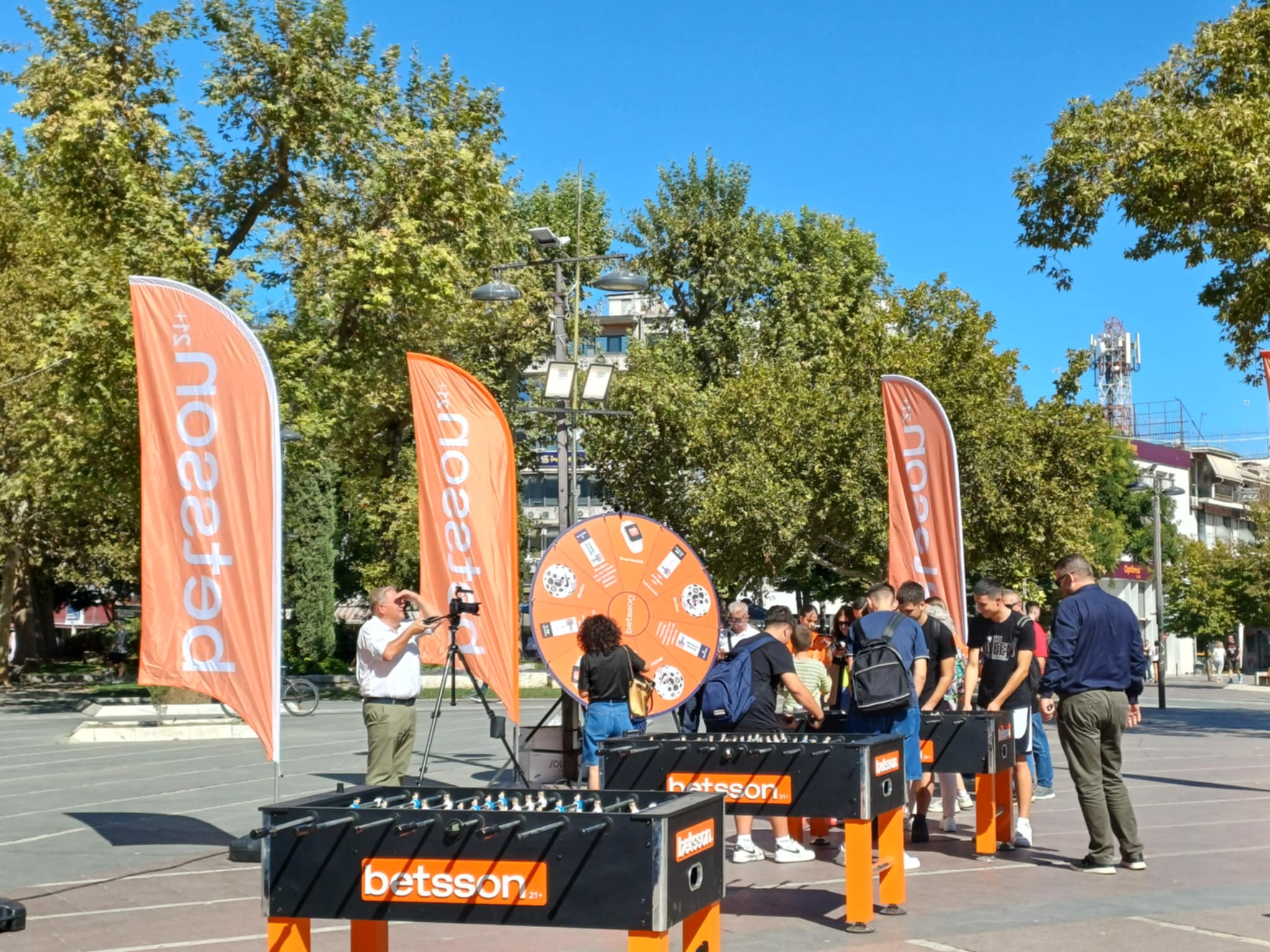 Η Λάρισα υποδέχεται το Τρόπαιο του Κυπέλλου Ελλάδας Betsson- στήθηκε το σκηνικό στην κεντρική πλατεία (ΦΩΤΟ+video)