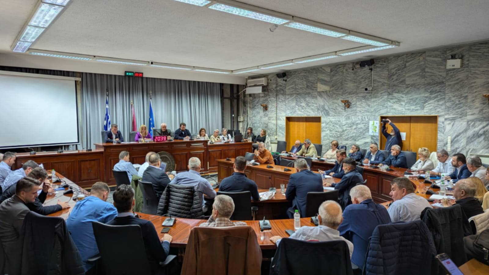 Το θέμα λειτουργίας παιχνιδιών στο λούνα παρκ στο παζαρι έφερε στο δημοτικό συμβούλιο η Συμπαράταξη