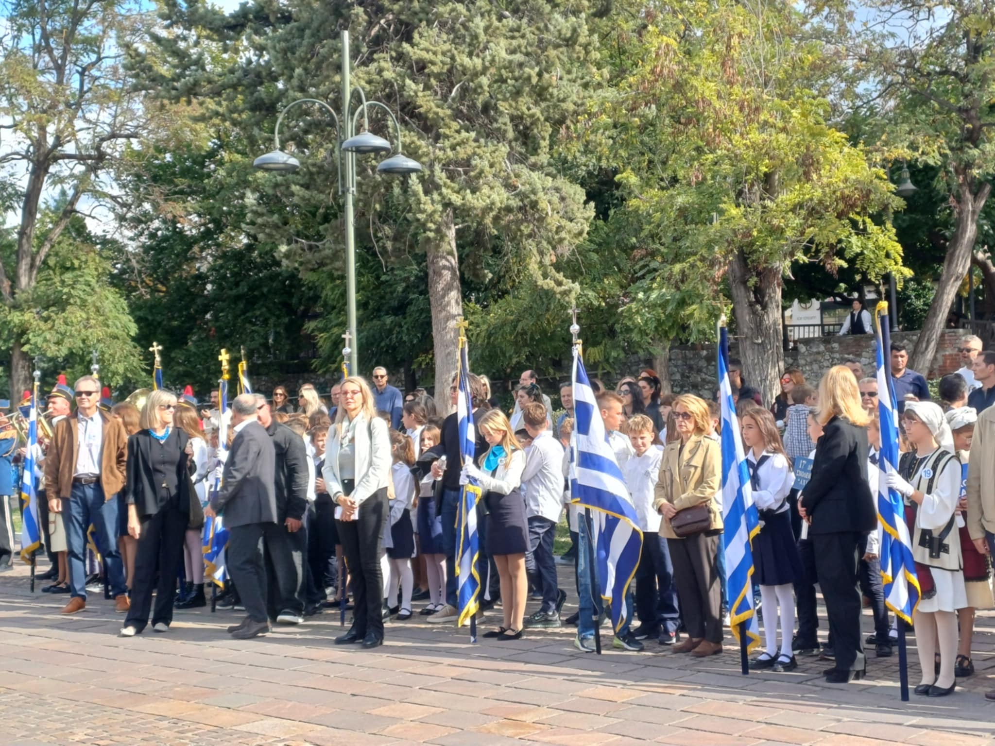 Μαθητές και φορείς απέτισαν φόρο τιμής στο Ηρώο Πεσόντων στο Φρούριο (ΦΩΤΟ-ΒΙΝΤΕΟ)