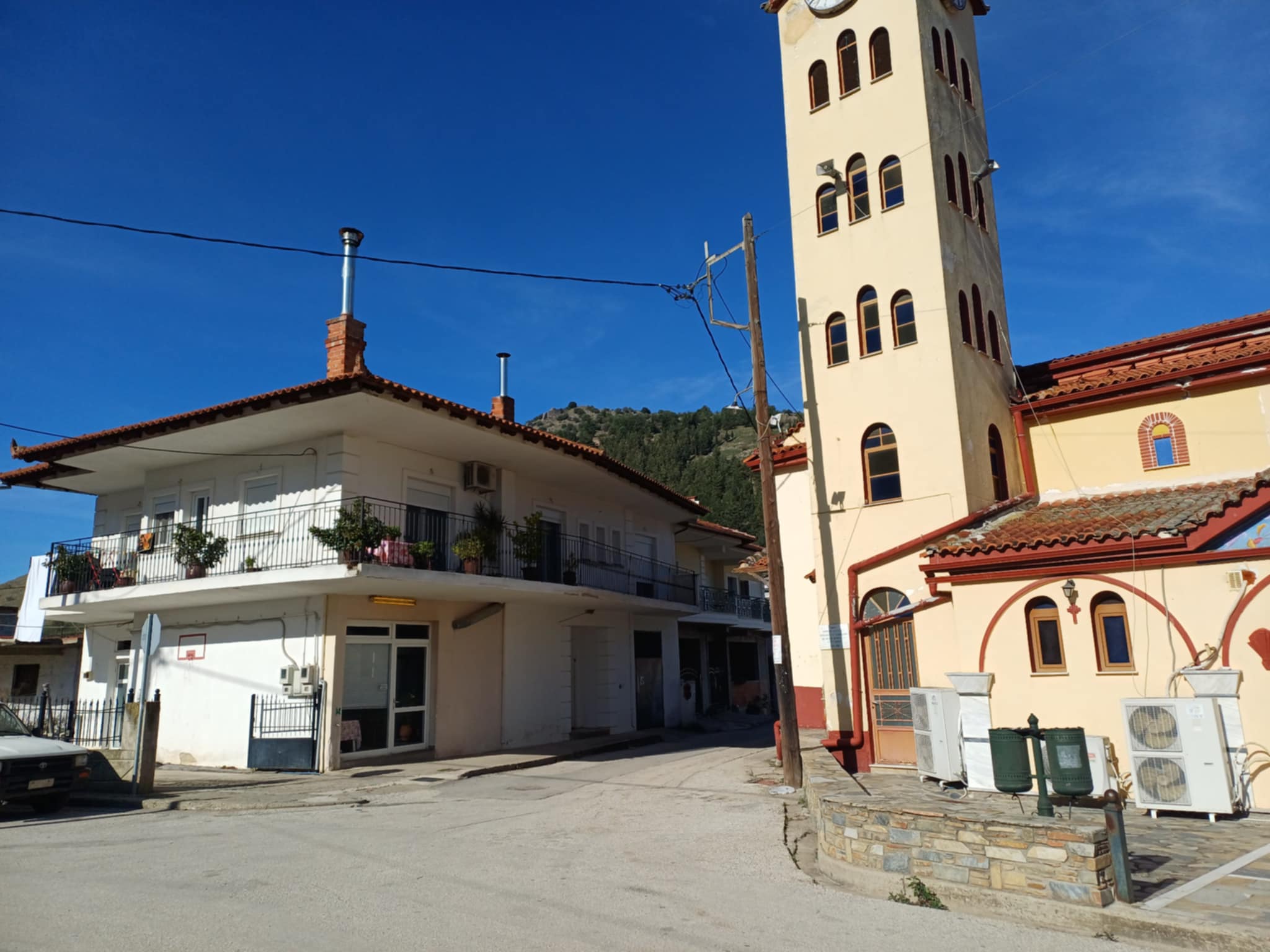 Φρίκη σε ζυμωτήριο: Μπλέχτηκε το φουλάρι της και τη συνέθλιψε το μηχάνημα (ΦΩΤΟ)