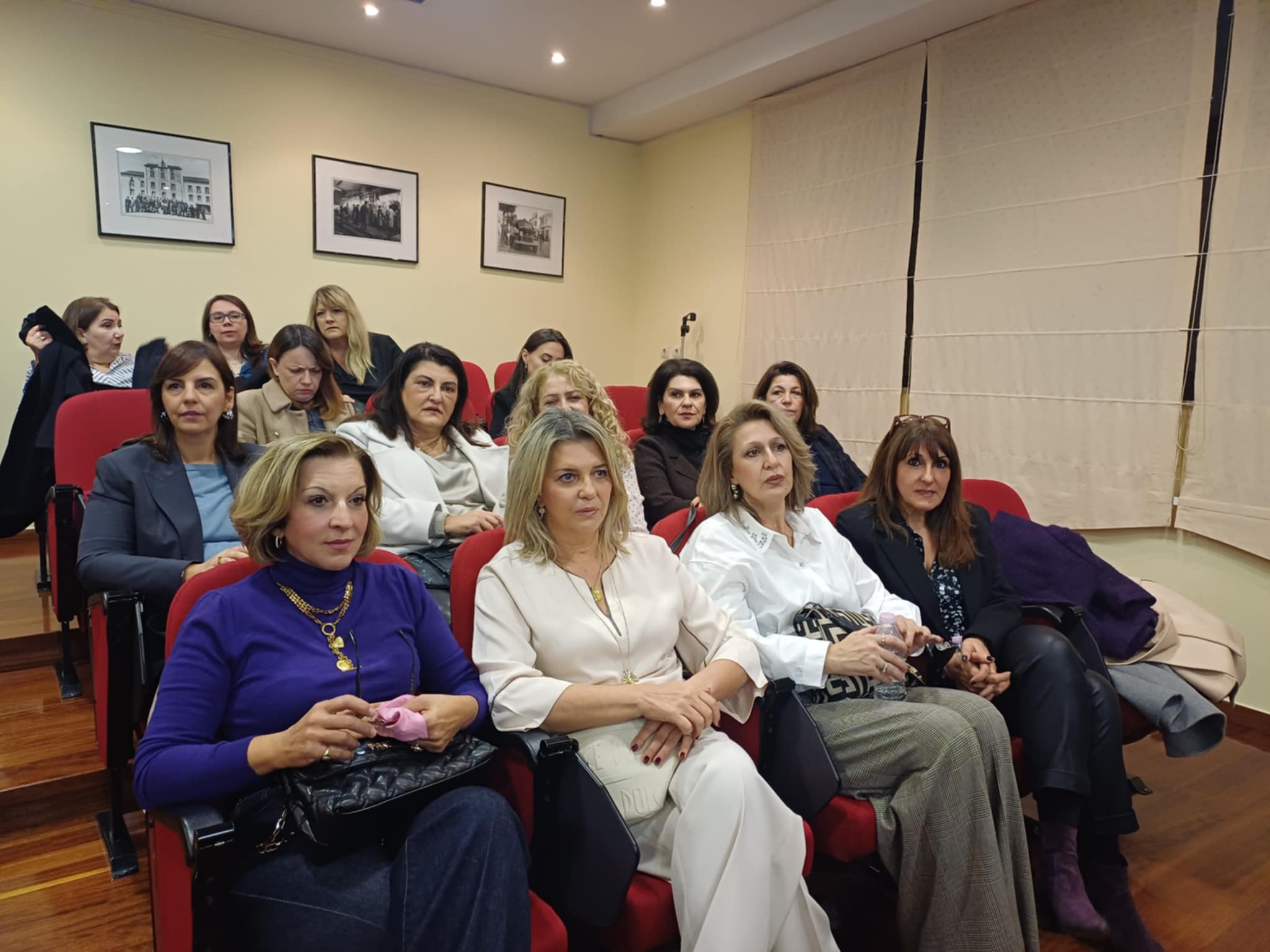 Μεγάλη συμμετοχή στην εκδήλωση του Επιμμελητηρίου Λάρισας για τη γυναικεία επιχειρηματικότητα (ΦΩΤΟ)