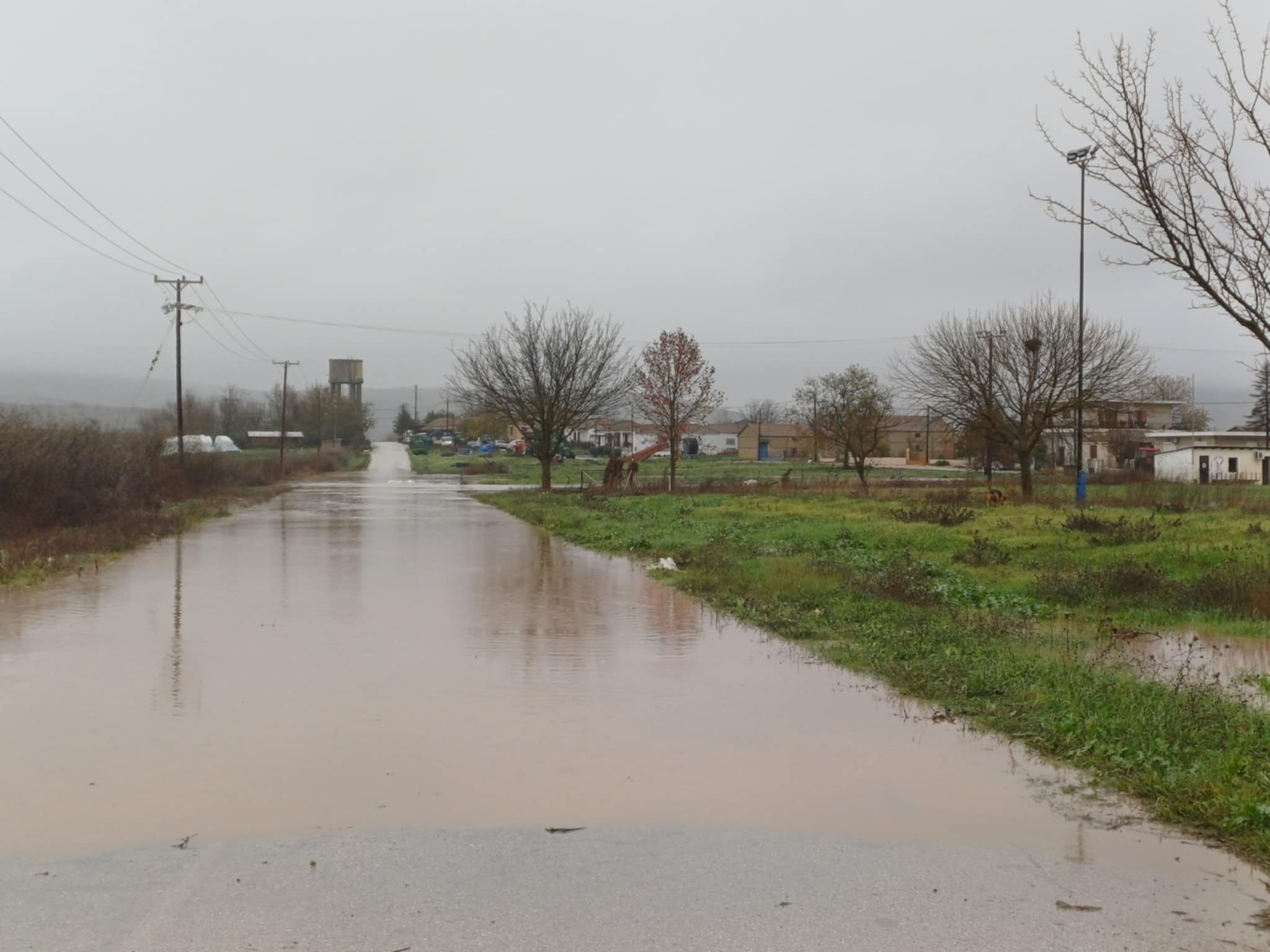 Ζουν ξανά τον εφιάλτη του Ντάνιελ:  προβλήματα με γέφυρα Ενιπέα στο Ευίδριο, υπερχείλισε ο Ταμπάκος- έπεσε η διάβαση Αμπελιάς