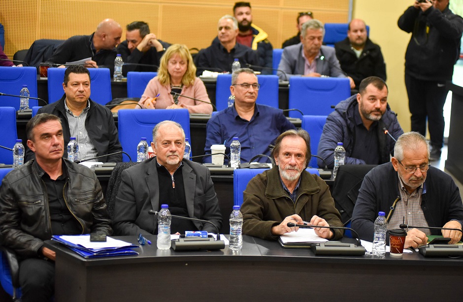 Περιφερειακό Συμβούλιο: Στήριξη στις αγροτικές κινητοποιήσεις και στον αγώνα των υγειονομικών να μην υποβαθμιστεί το ΓNΛ