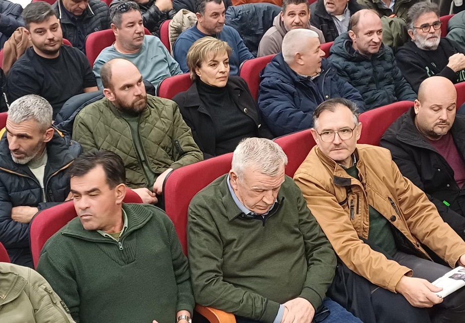 Αρνούνται τη συνάντηση στο Μαξίμου και στέλνουν τα αιτήματα ζητώντας γραπτές δεσμεύσεις οι αγρότες στη Νίκαια