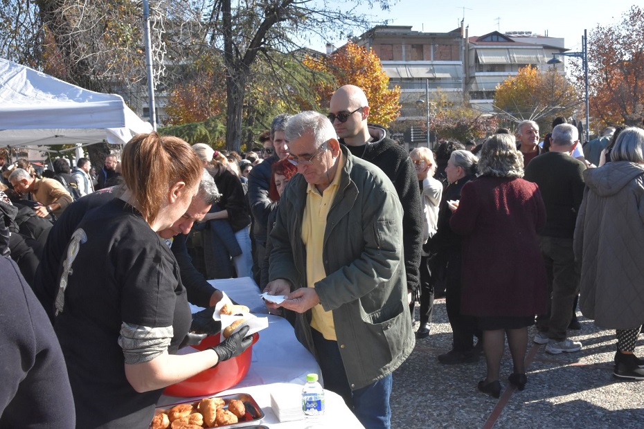 Εκδήλωση Ποντιακής γαστρονομίας στην πλατεία Φιλιππούλης στη Λάρισα (ΦΩΤΟ)