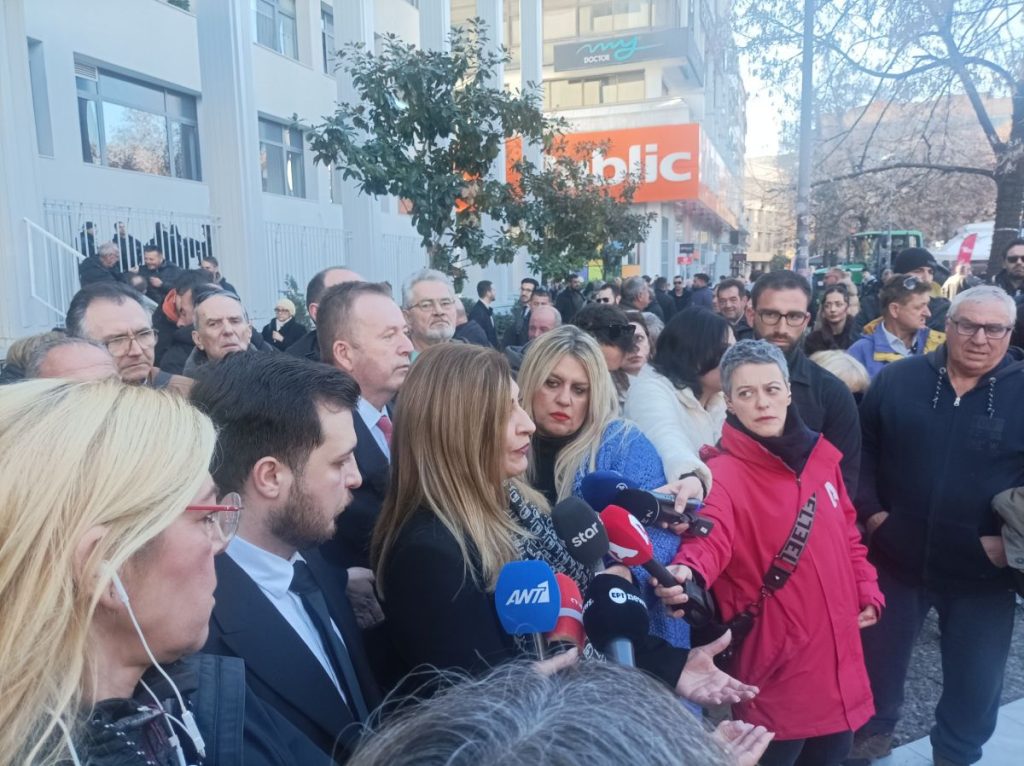 Ξεκίνησε η διανομή του χριστουγεννιάτικου πακέτου του Κοινωνικού Παντοπωλείου του Δήμου Λαρισαίων (ΦΩΤΟ)