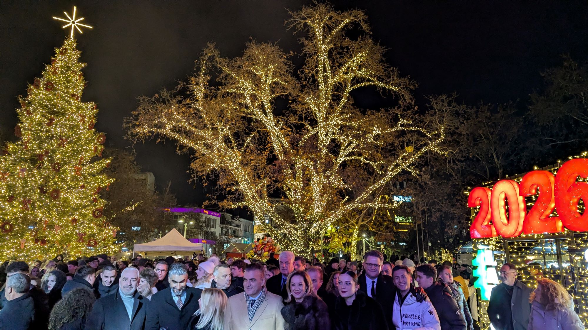 Λαμπερή υποδοχή για το 2026 από τον Δήμο Λαρισαίων με πυροτεχνηματα και συναυλία του Δώρου Δημοσθένους (ΦΩΤΟ+video)