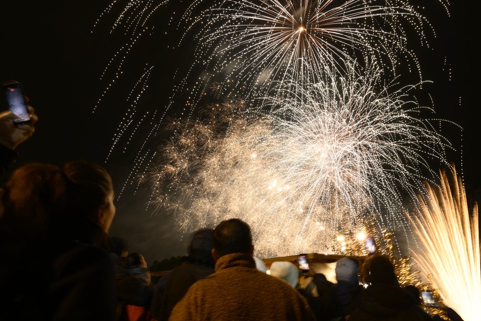 Η Ελλάδα υποδέχτηκε το 2026 με εκδηλώσεις από άκρη σε άκρη της χώρας -live ap;o to S;yntagma