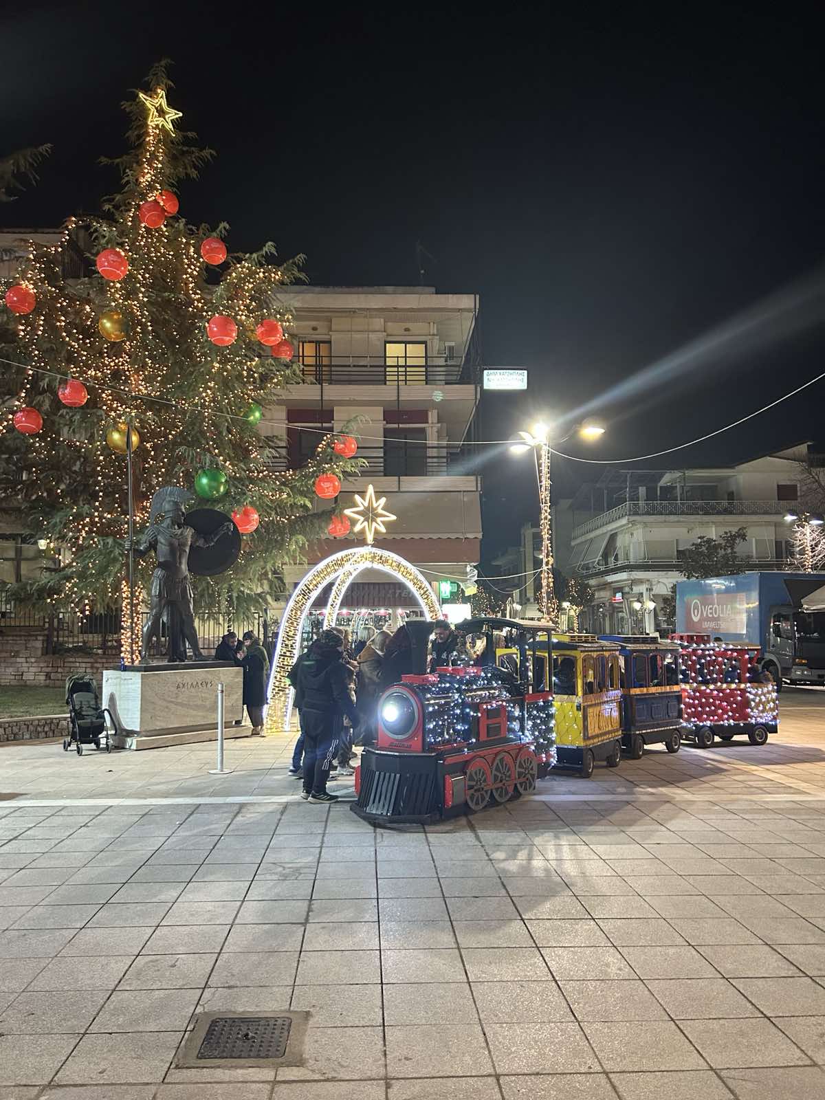 Γιορτινή βόλτα στα Φάρσαλα με το Christmas Mini Express Train (ΦΩΤΟ)