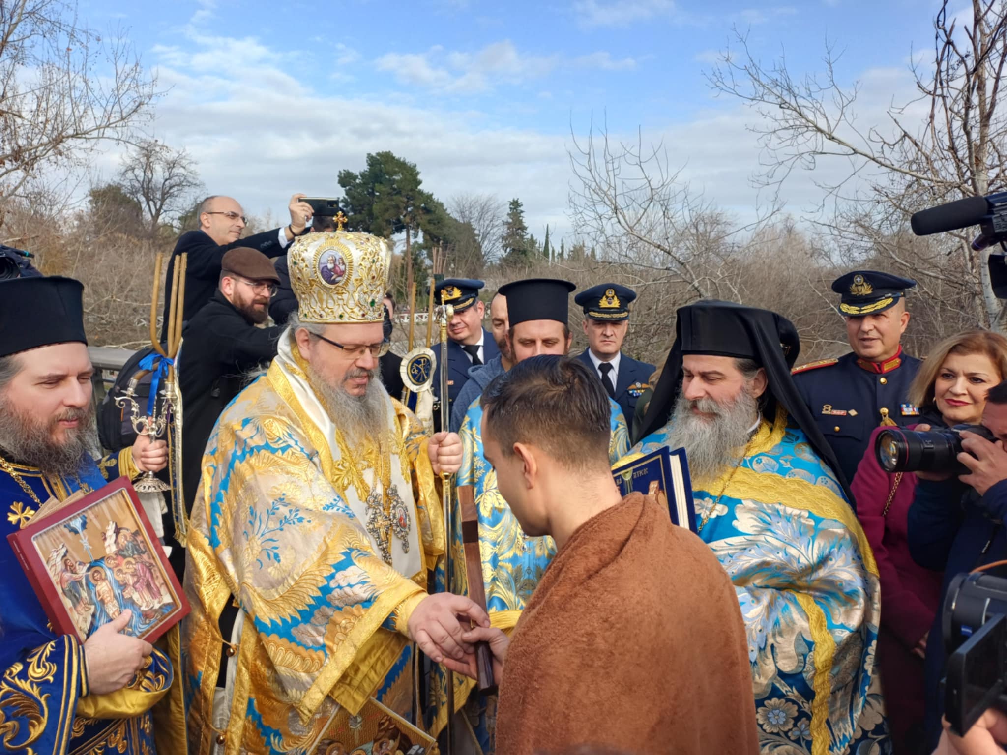 Ο 22χρονος Ραφαήλ Νικολάου είναι ο πιστός που έπιασε το σατυρό στη Λάρισα (ΦΩΤΟ+video)