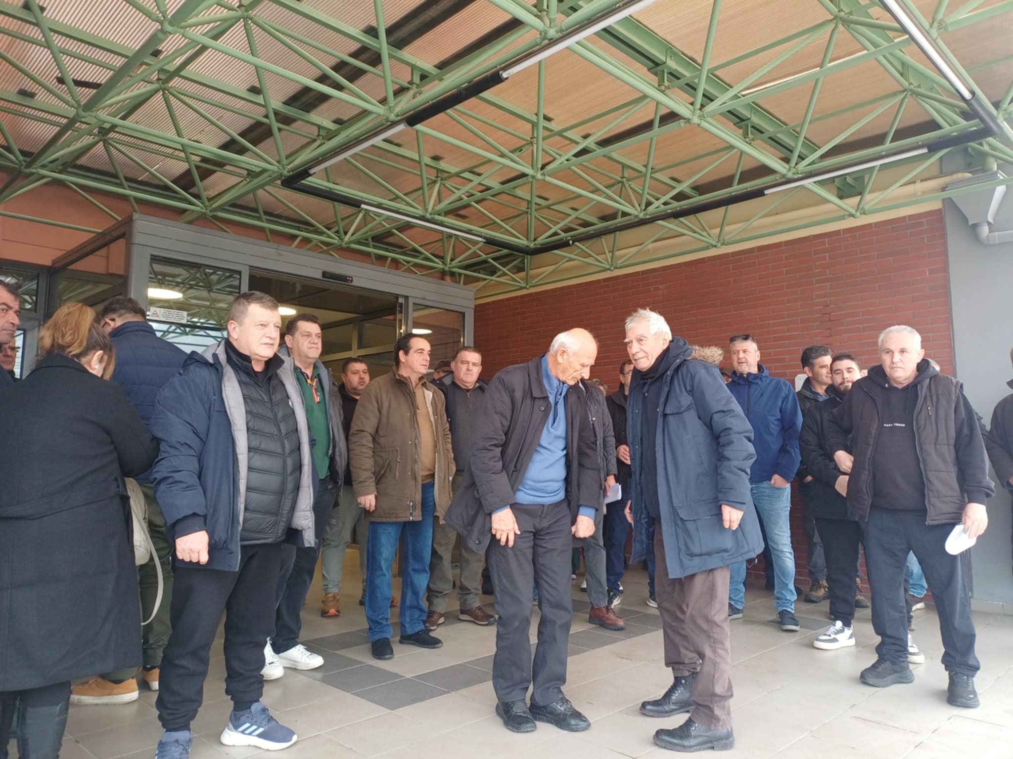 Στην περιφέρεια οι παραγωγοί ΛαΊκών αγορών που από σήερα απεργούν (ΦΩΤΟ)