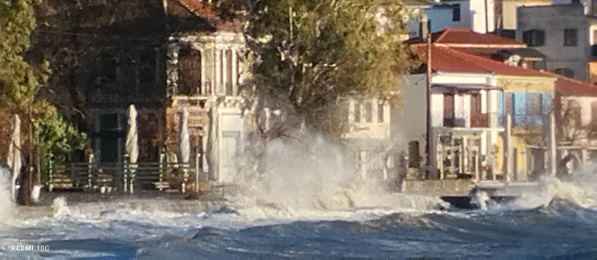 Συγκλονιστικές εικόνες από την πρόσφατη φουρτούνα στην Άφυσσο Πηλίου (ΦΩΤΟ)