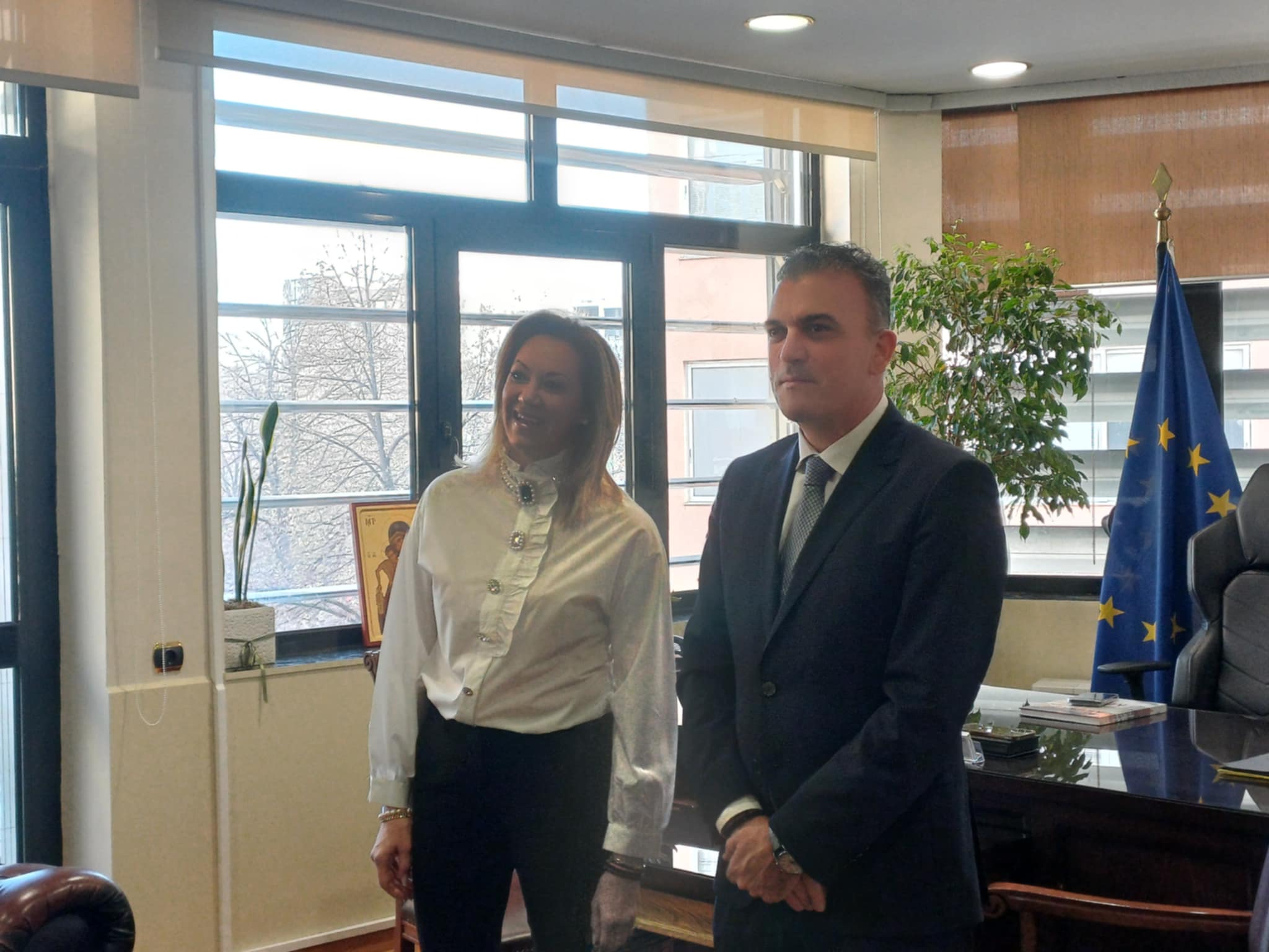 Γέμισε από κόσμο και ευχές το γραφείο του δημάρχου Θανάση Μαμάκου για την ονομαστική του εορτή (ΦΩΤΟ)