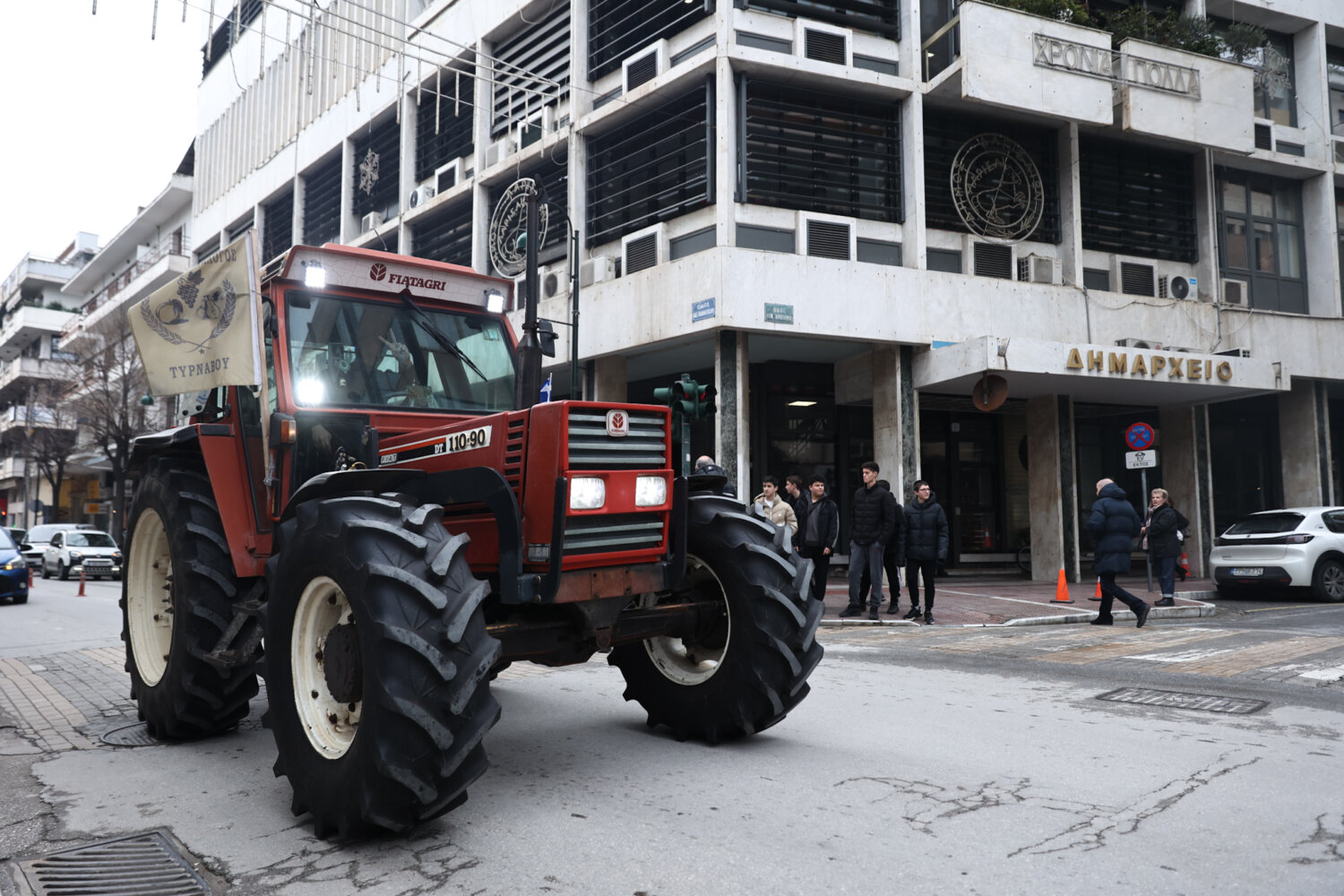Έφυγαν από το μπλόκο της Νίκαιας και ήρθαν στην κεντρική παλτεία τα τρακετρ (ΦΩΤΟ)