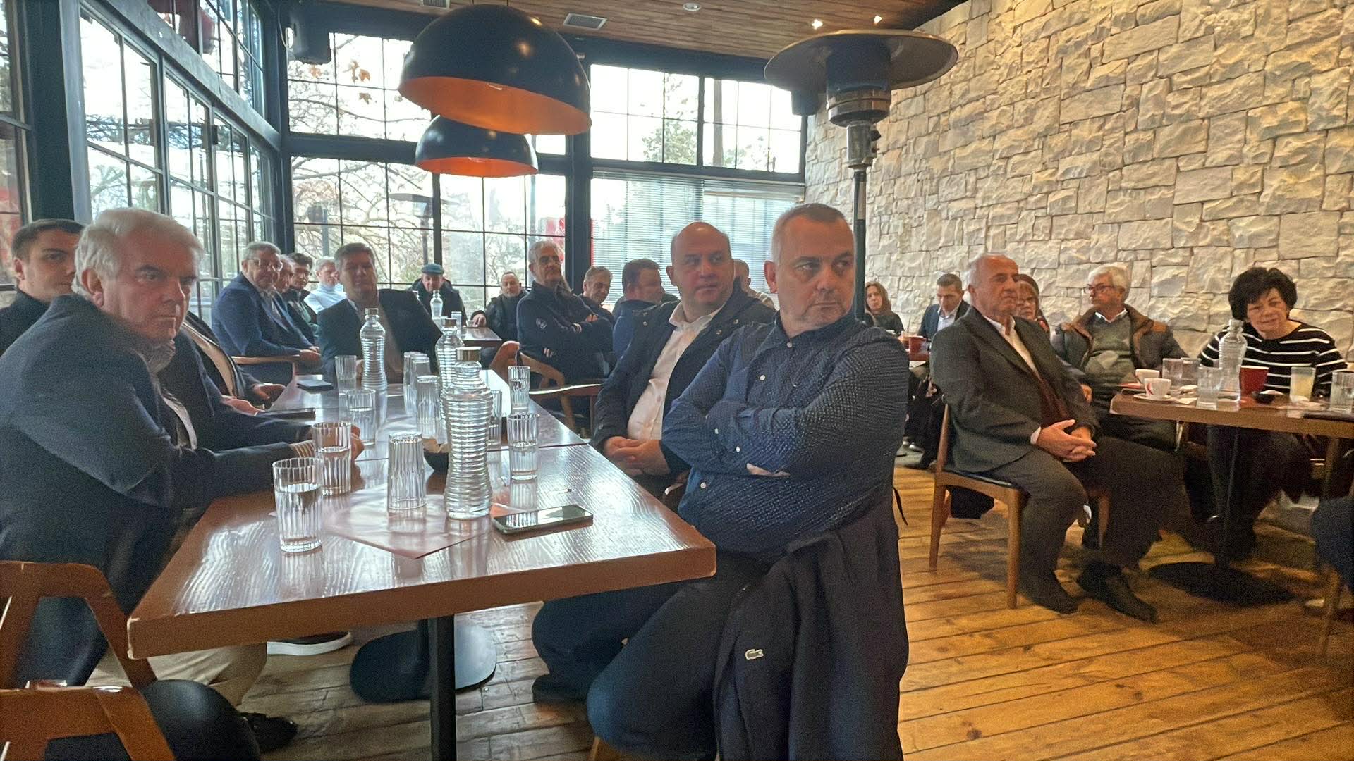 Σε όμορφη ατμόσφαιρα βασίλεψε η ΔΑΚΕ εκπαιδευτικών Λάρισας (ΦΩΤΟ)