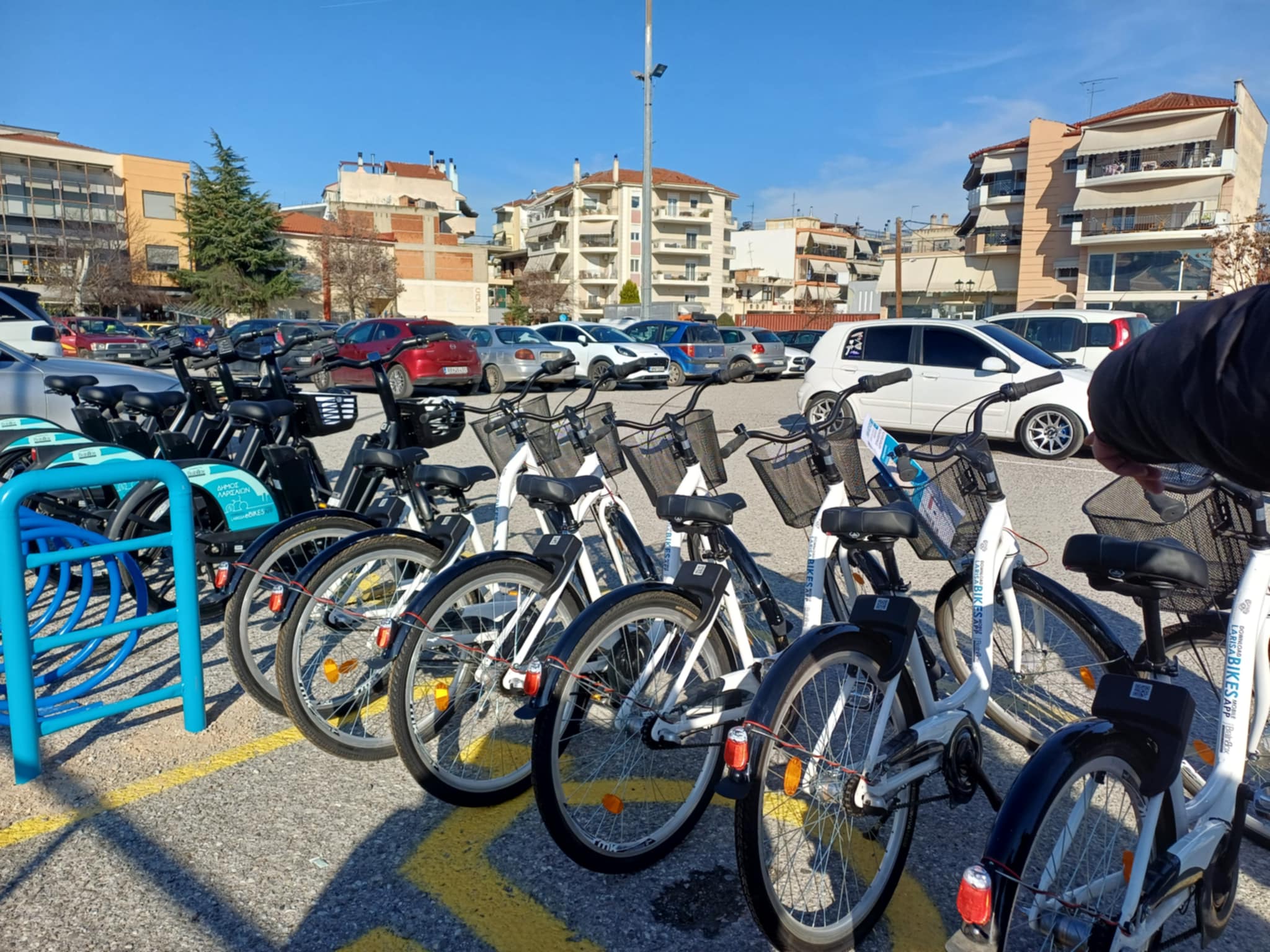 Παραδόθηκαν σήμερα νέα συμβατικά και ηλεκτρικά ποδήλατα του Δήμου Λαρισαίων προ χρήση (ΦΩΤΟ)