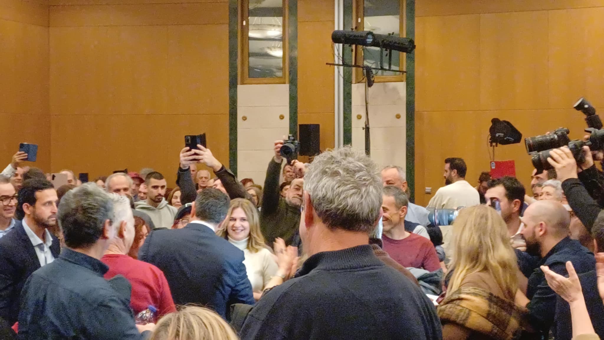 Πλήθος κόσμου για την «Ιθάκη» του Αλέξη Τσίπρα στη Λάρισα- δείοτε live την εκδήλωση