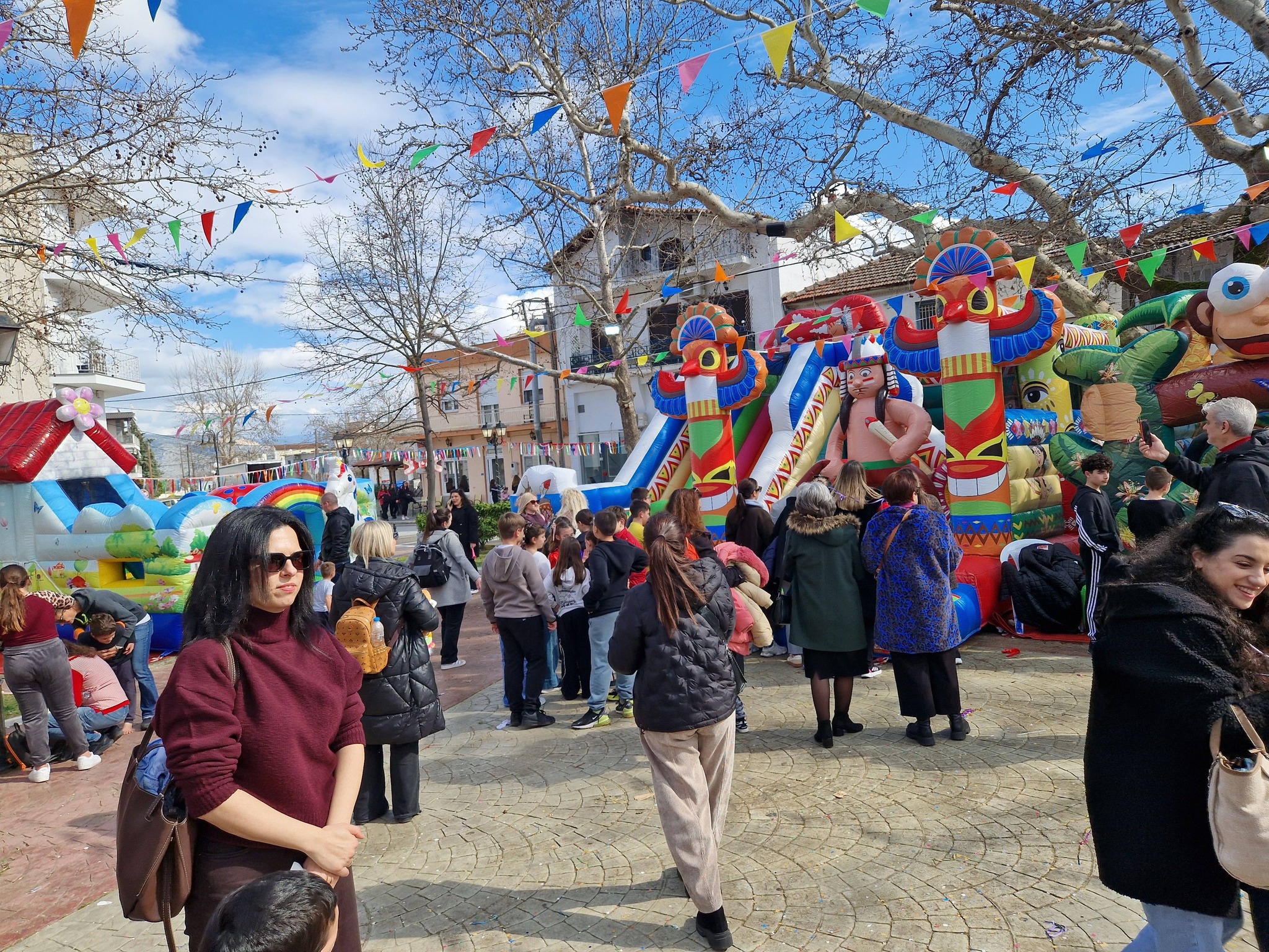 Καρναβάλι με ξεφάντωμα για τα παιδιά στο Βελεστίνο (ΦΩΤΟ)