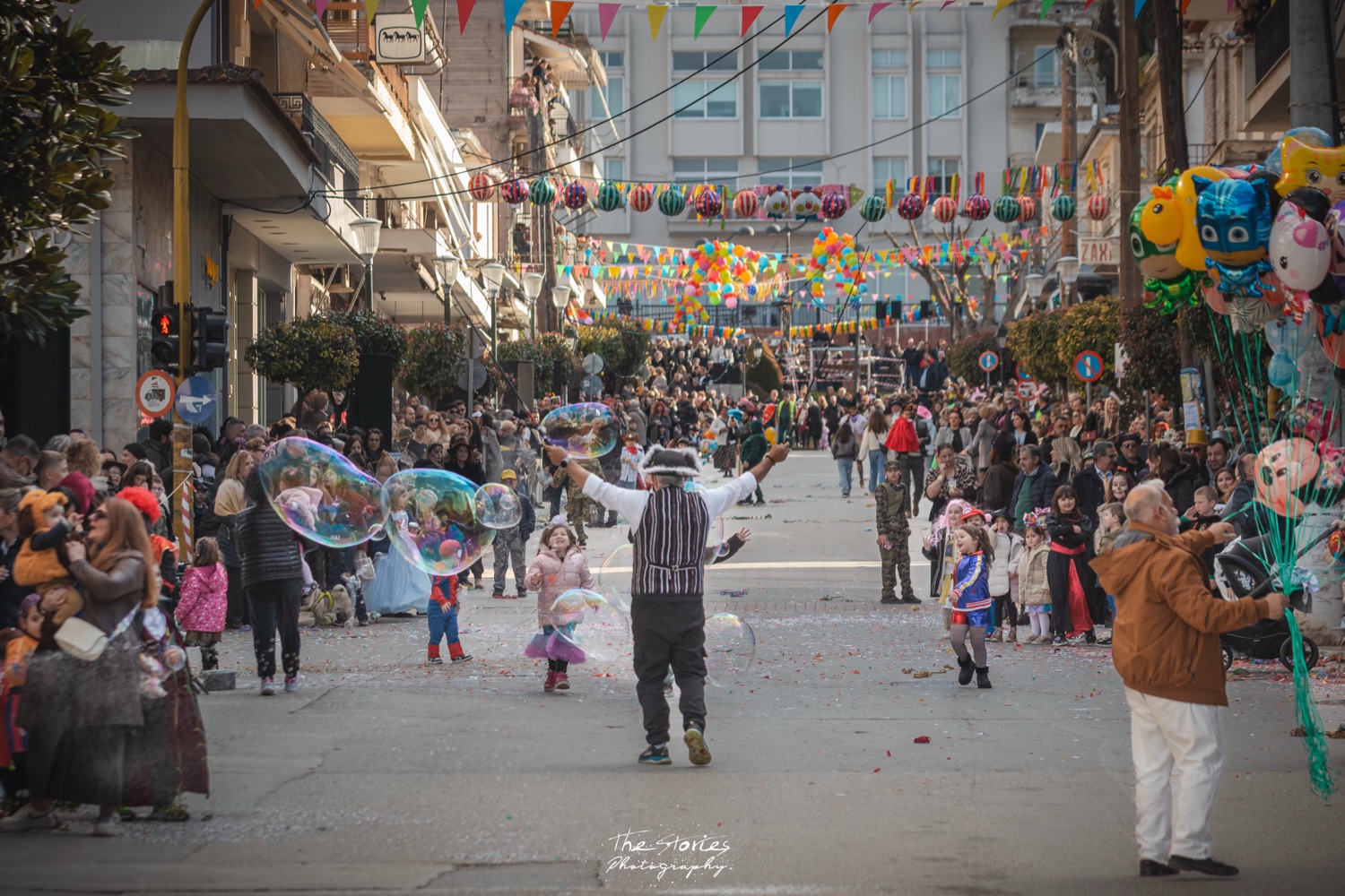 Ξέφρενο γλέντι και πλήθος επισκεπτών στο Φαρσαλινό Καρναβάλι (ΦΩTO)