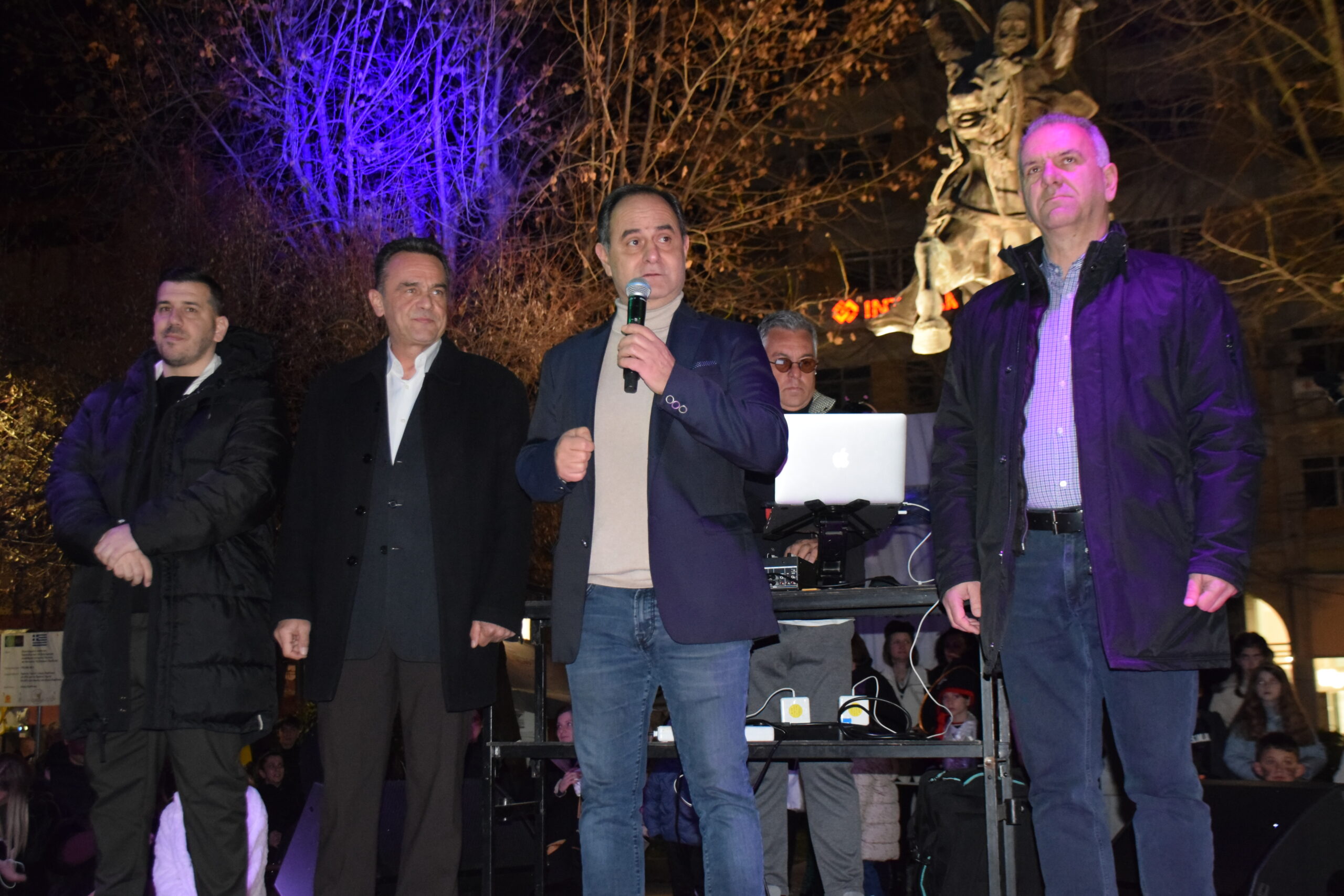 Με την καύση του Καρνάβαλου κορυφώθηκαν οι αποκριάτικες εκδηλώσεις του Δήμου Καρδίτσας