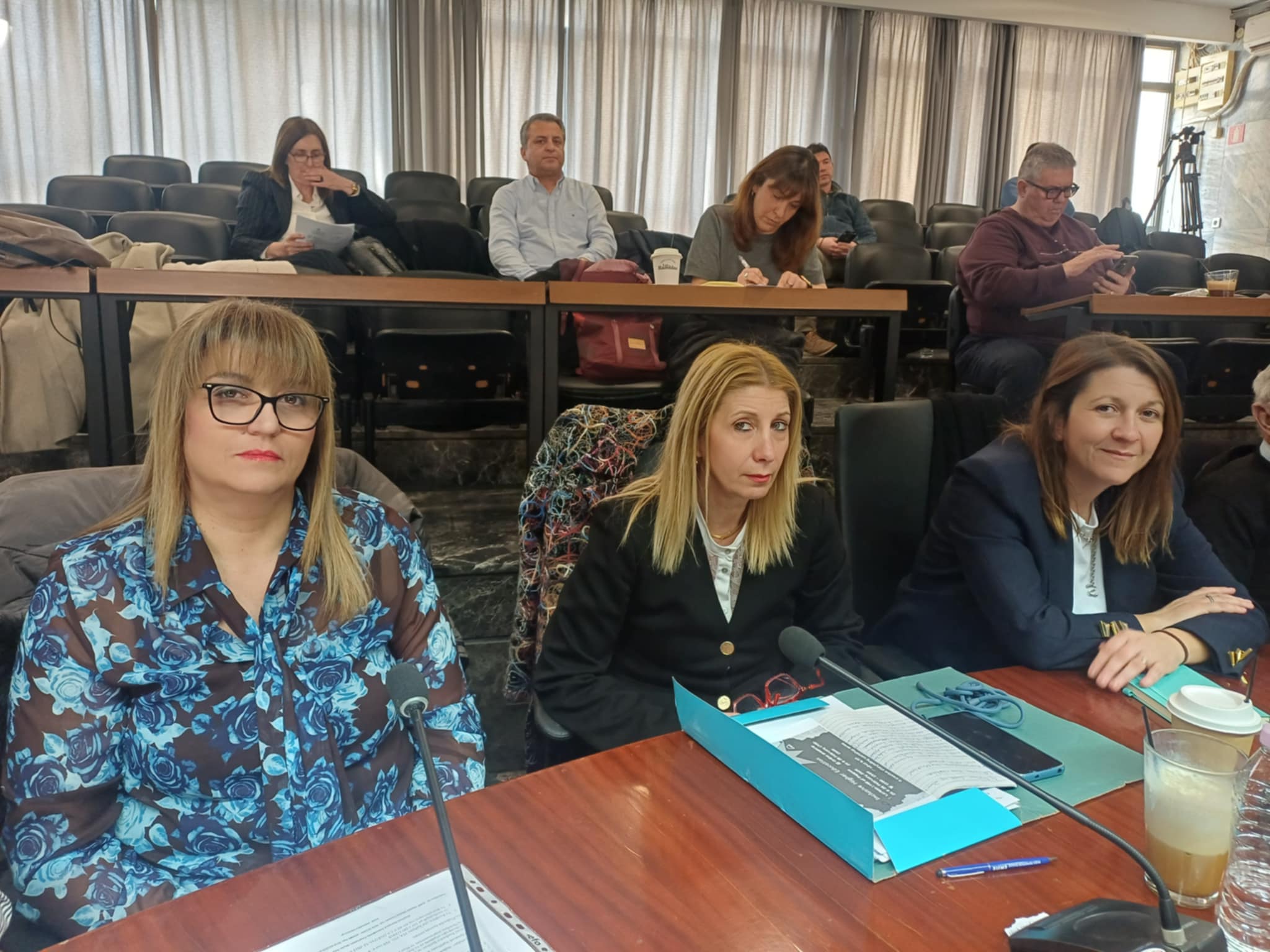 Οι κα΄μρες στα σολεία όξυναν την αντιπαράθεση στο δημοτικό συμβούλιο Λάρισας (ΦΩΤΟ+video)