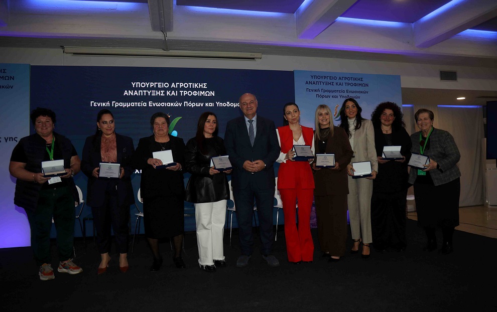 Τσιάρας: Η Ελληνίδα αγρότισσα πρωταγωνίστρια της παραγωγής και της ζωής στην ύπαιθρο