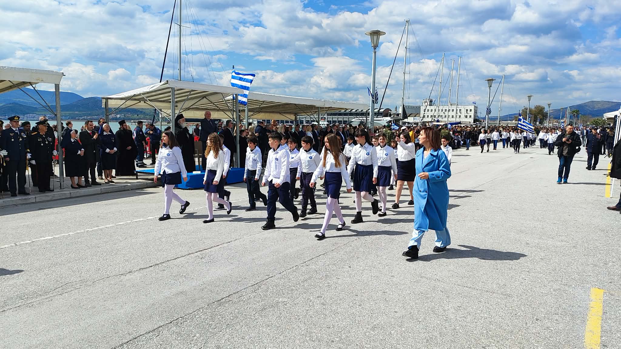 Eik;onew ap;o thn pare;lash toy B;oloy gia thn ep;eteio thw 25hw Mart;ioy (FVTO)