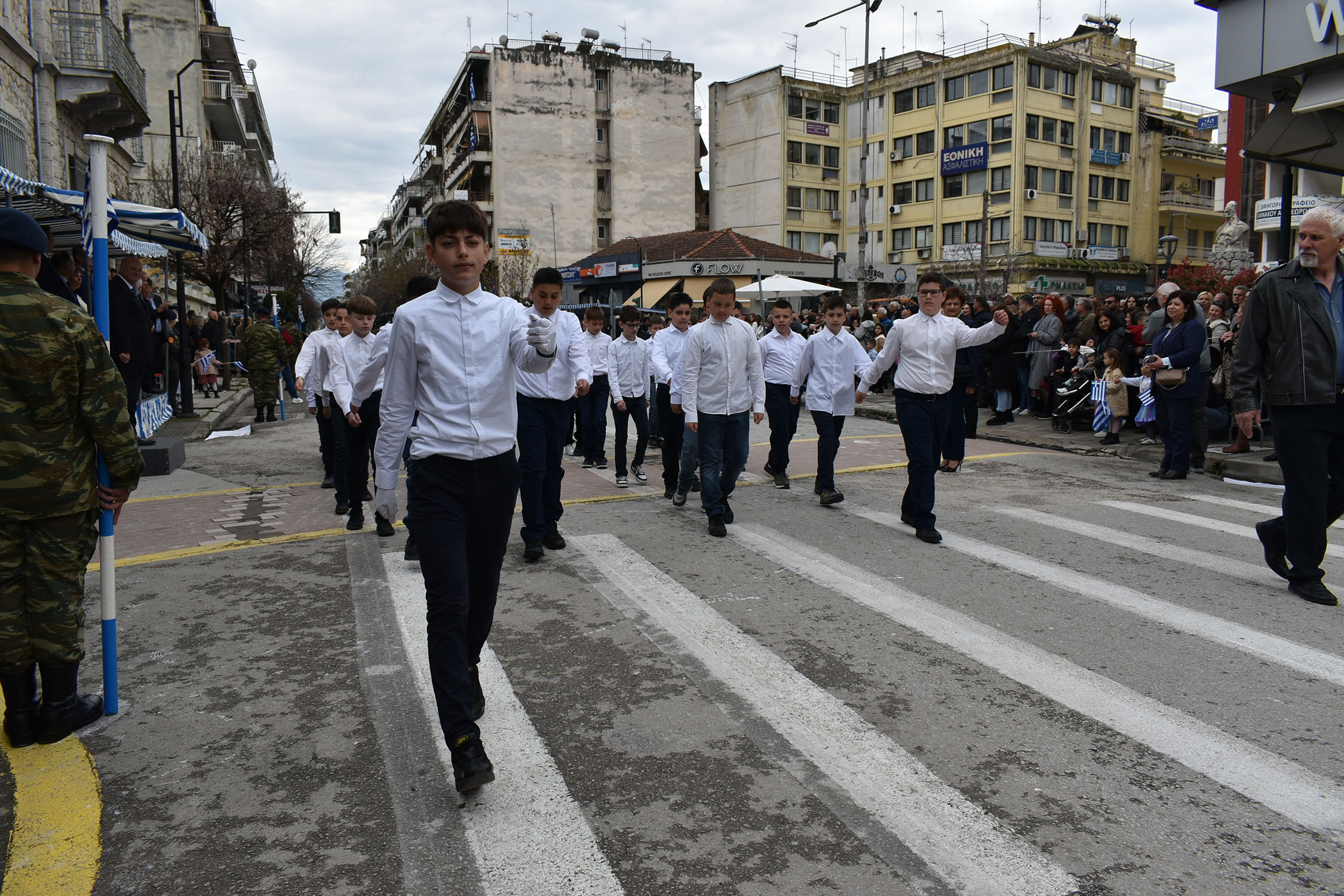 Μεγαλειώδης παρέλαση στην Καρδίτσα (ΦΩΤΟ - ΒΙΝΤΕΟ)