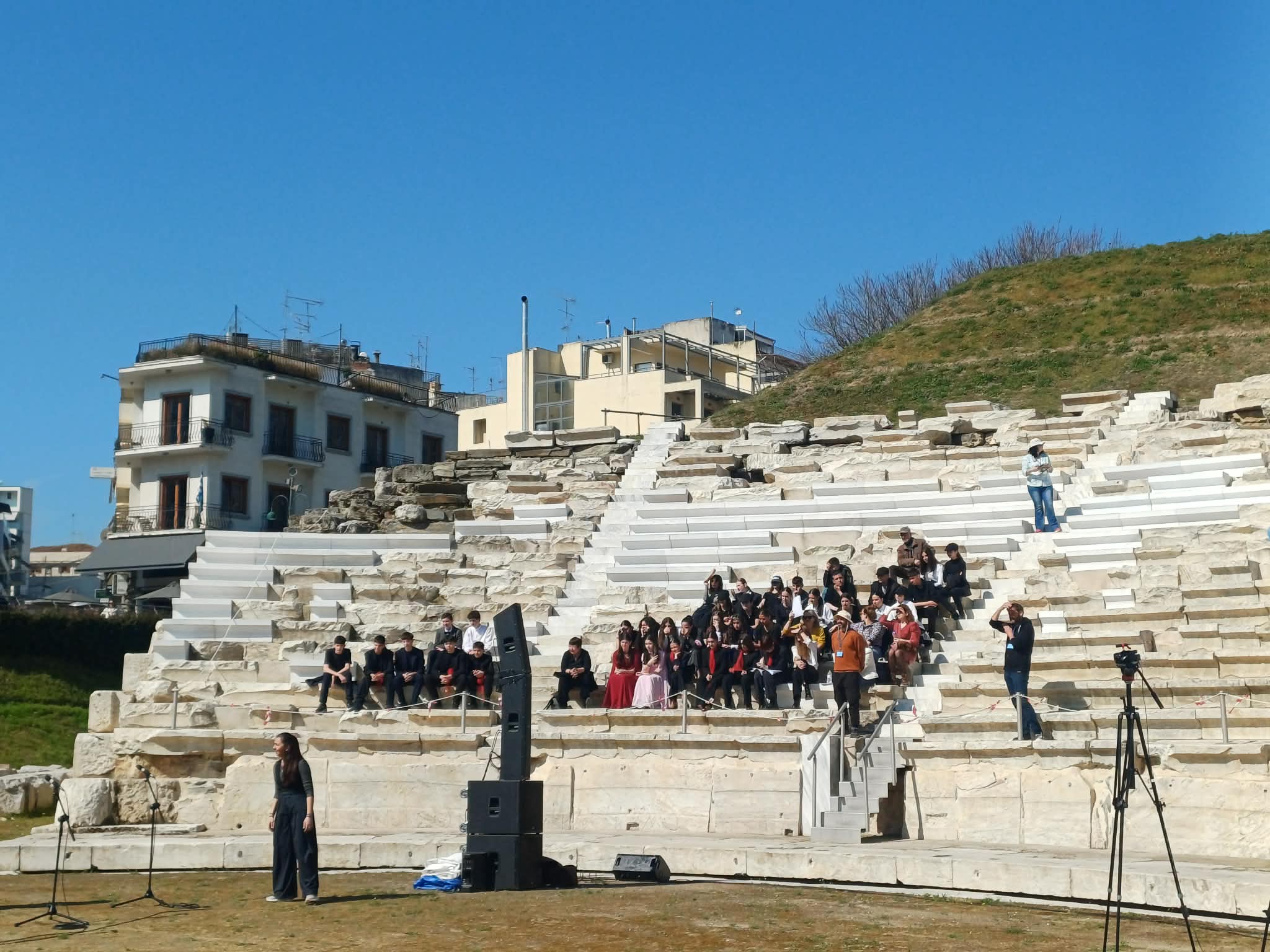 Μαθητική πνοή στο αρχαίο θέατρο σήμερα-«Πρεμιέρα» με Αριστοφάνη για το Φεστιβάλ «Εφήβων Δρώμενα» (ΦΩΤΟ +video )