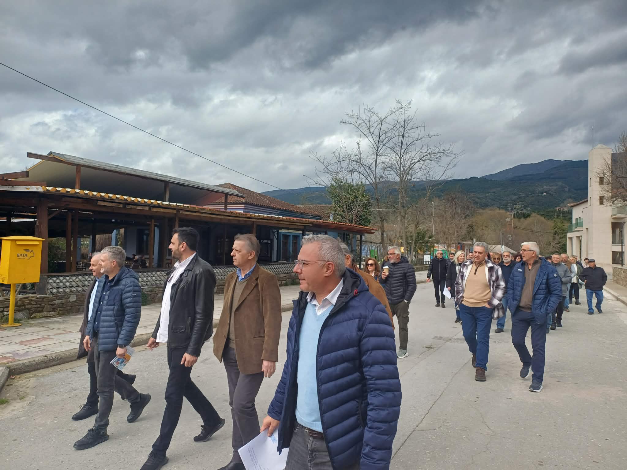 Οργή δημάρχων Αγιάς, Τεμπών, Τυρνάβου και πορεία διαμαρτυρίας ενάντια  στο κλείσιμο καταστημάτων ΕΛΤΑ (ΦΩΤΟ+video)