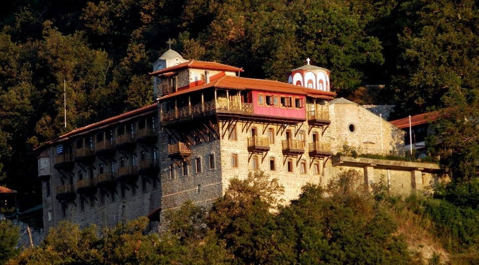 Η αναπαράσταση της Αποκαθήλωσης στην Ιερά Μονή Κορώνης Αγράφων (video)