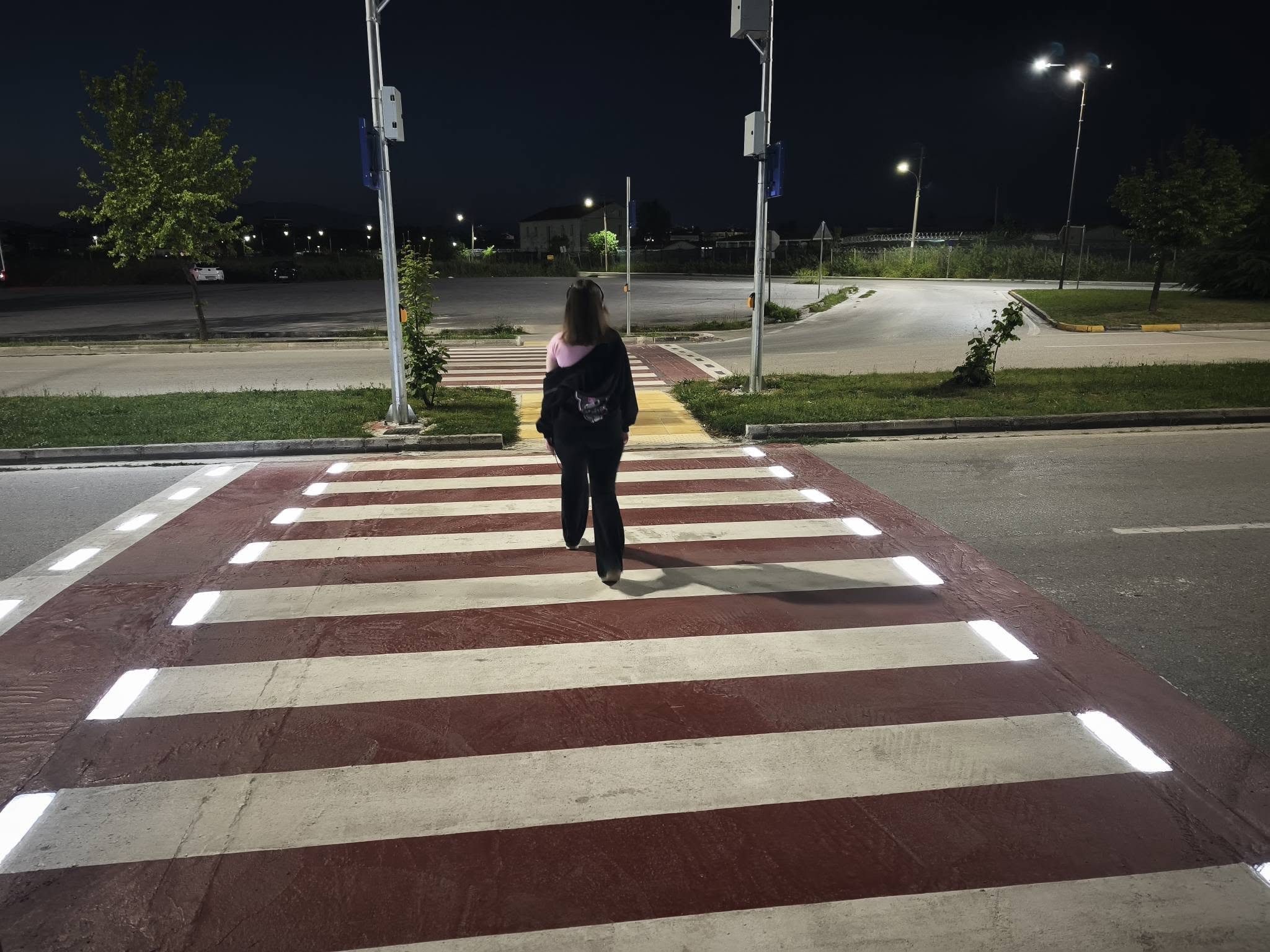 Έξυπνες διαβάσεις πεζών στη Νέα Πολιτεία στη Λάρισα-πως λειτουργούν (ΦΩΤΟ)