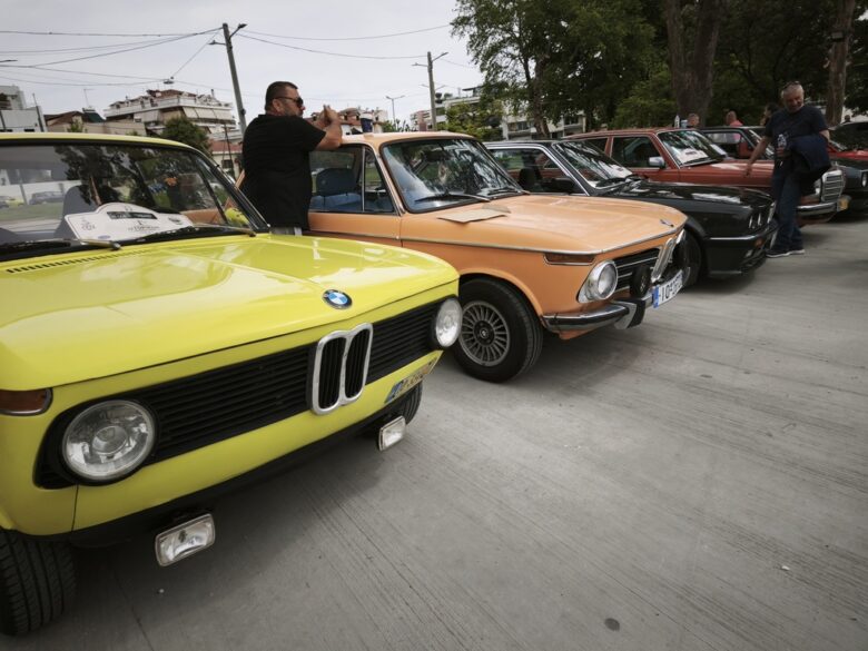 Μάγεψαν 90 θρυλικά αυτοκίνητα στην 1η Συνάντηση Ιστορικών Αυτοκινήτων των Τρικάλων
