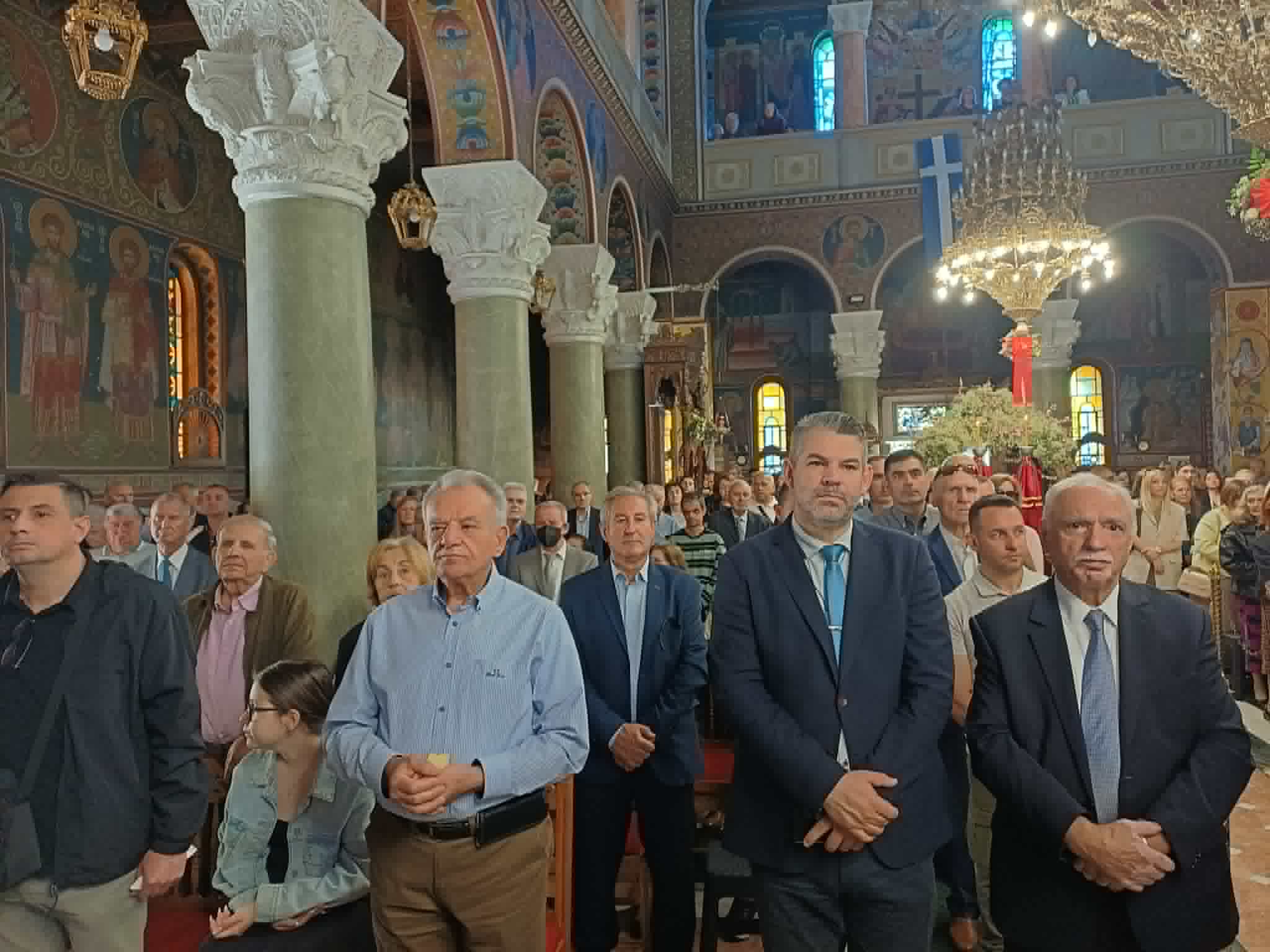 Λαμπρός εορτασμός των Αγίων Κωνσταντίνου και Ελένης στη Λάρισα (ΦΩΤΟ-ΒΙΝΤΕΟ)