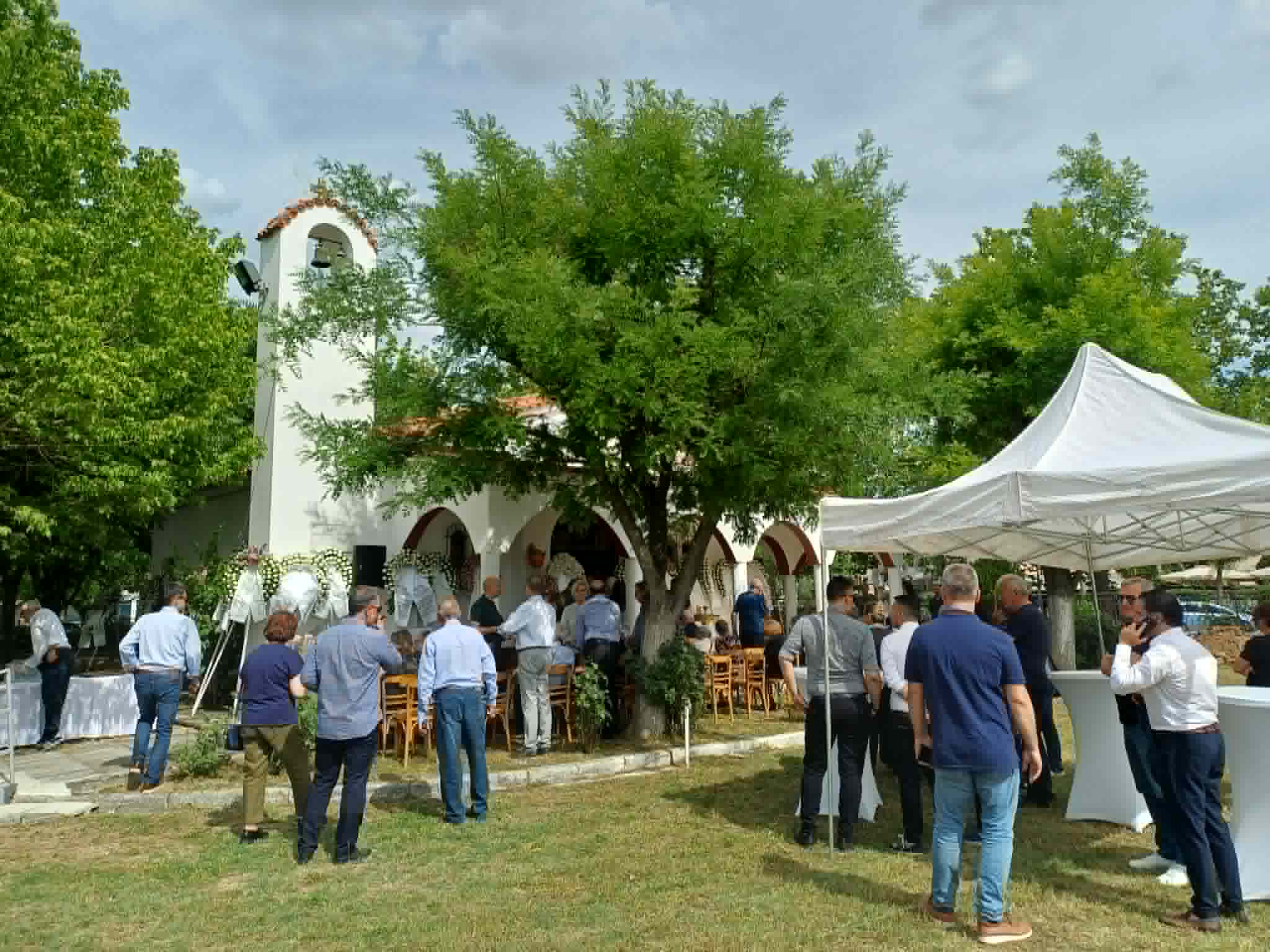 Πλήθος Λαρισαίων στο τελυταίο αντίο της Κατερίνας Ζιαζιά- Σουφλιά στο παρεκκλήσι του γηροκομείου (ΦΩΤΟ)