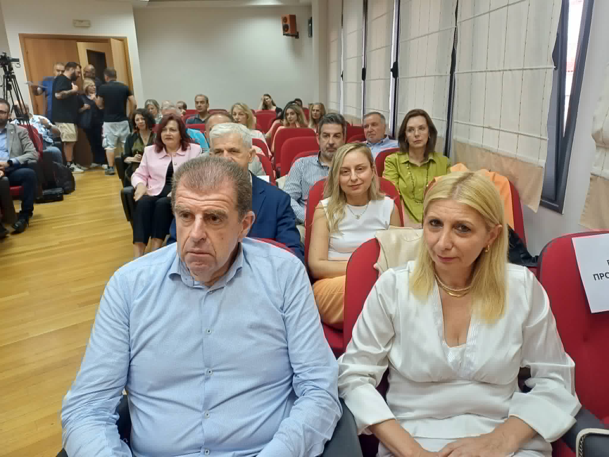 Η ενδοοικογενειακή βία και οι επιπτώσεις της στα παιδιά και τους εφήβους-ενδιαφέρουσα εκδήλωση στη Λάρισα (ΦΩΤΟ)