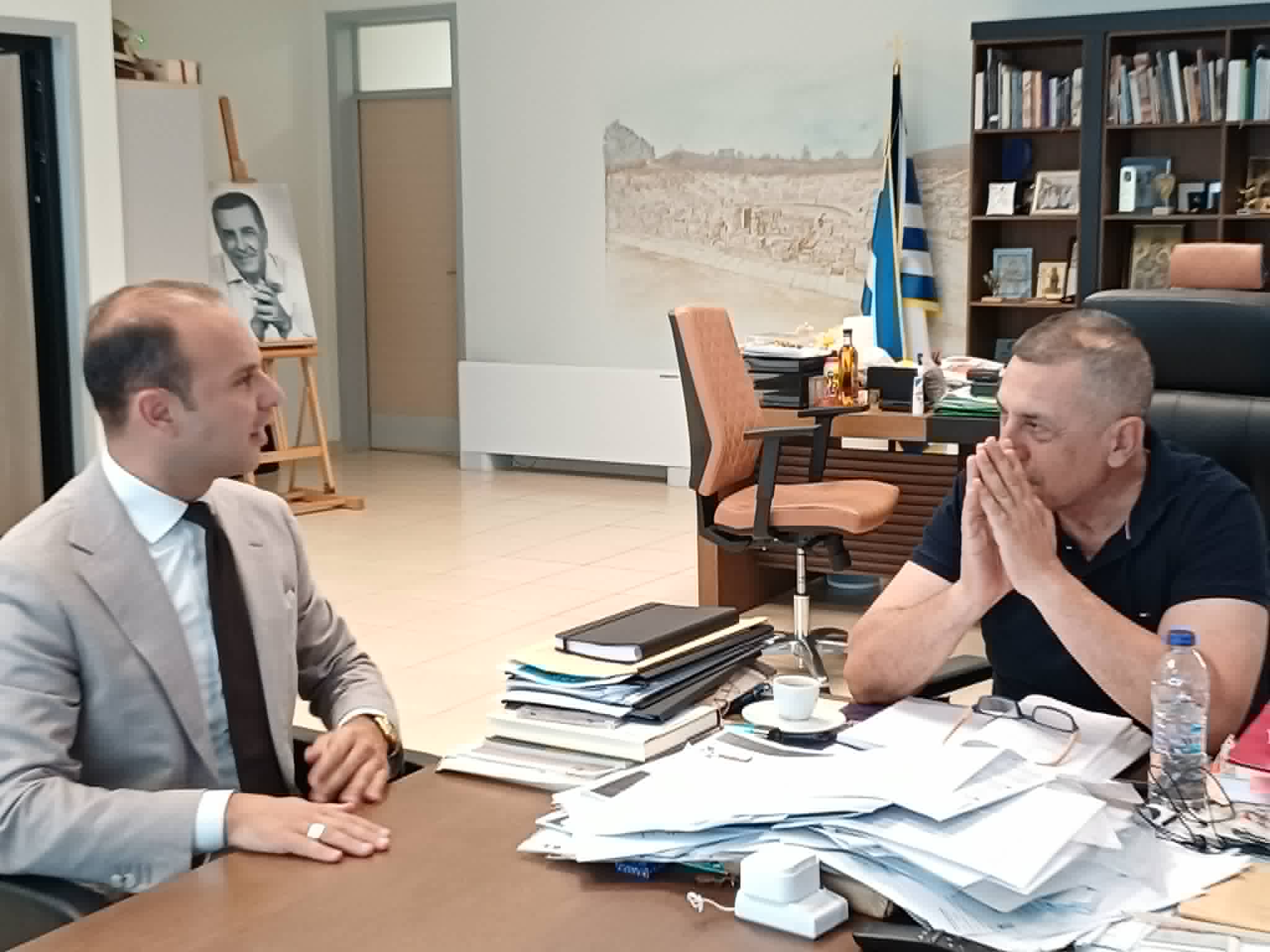 Επίσκεψη του νέου ιδιοκτήτη της ΠΑΕ ΑΕΛ Στ. Ζήση στον περιφερειάρχη Θεσσαλίας (φωτο+video)