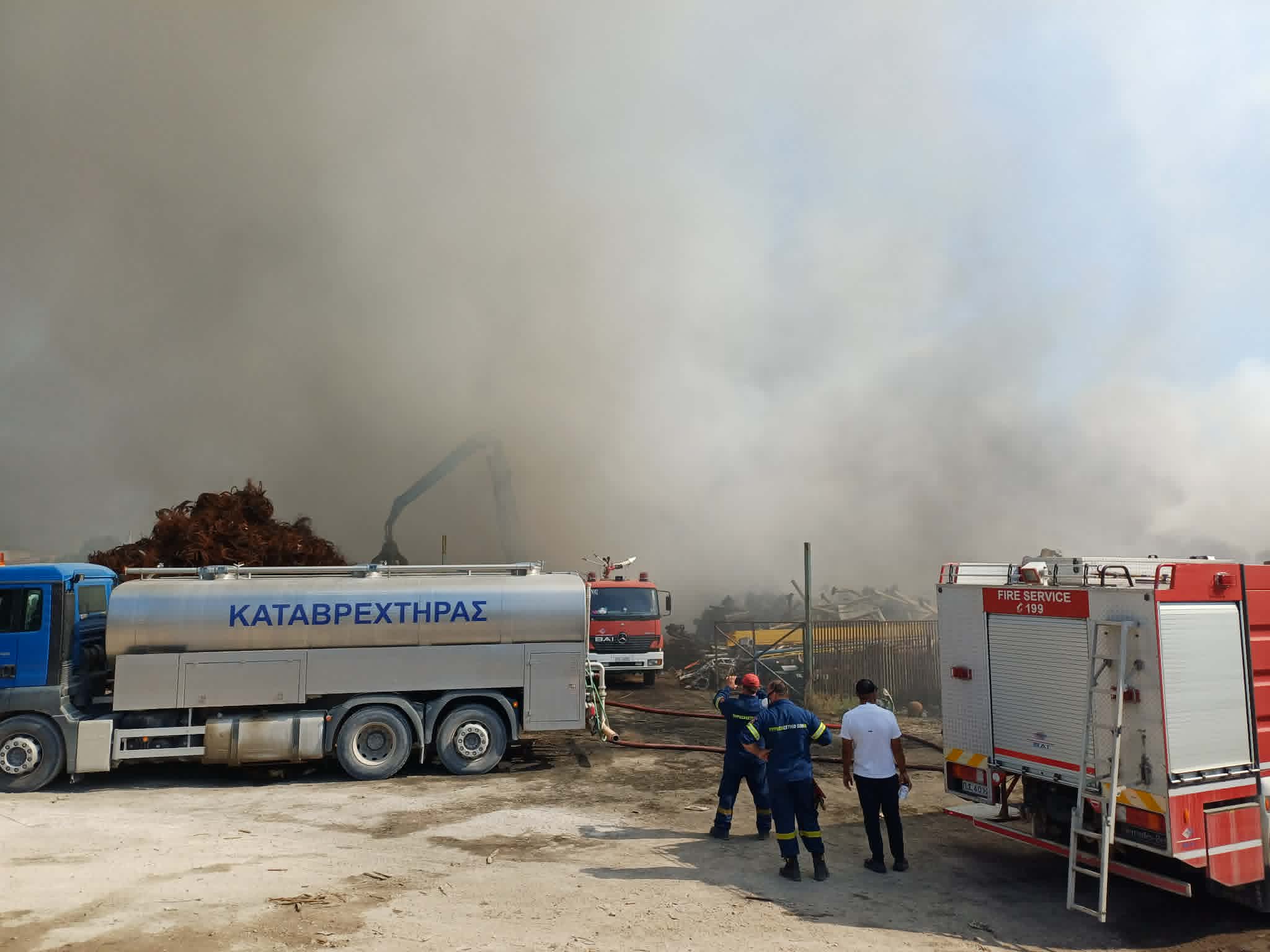 Σε συνήθη επίπεδα οι μετρήσεις ποιότητας του αέρα μετά την πυρκαγιά στο Ομορφοχώρι – Συνεχής παρακολούθηση από την Περιφέρεια
