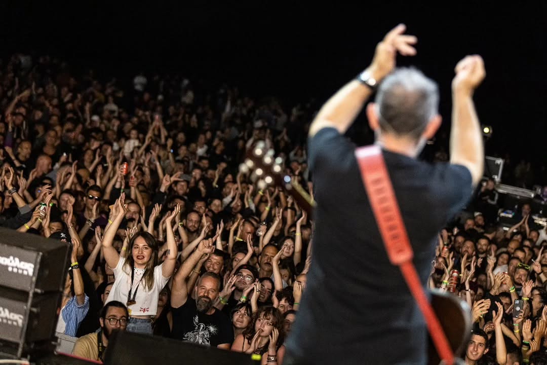 Πυξ Λαξ και Γιάννης Χαρούλης έβαλαν φωτιά στο stage του Plastiras Lake festival (ΦΩΤΟ+video)