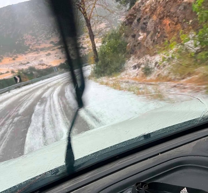 Μεγάλη οικονομική καταστροφή στον Τύρναβο σε αμπέλια και αχλάδια έφερε η ισχυρή χαλαζόπτωση (ΦΩΤΟ+videeo)
